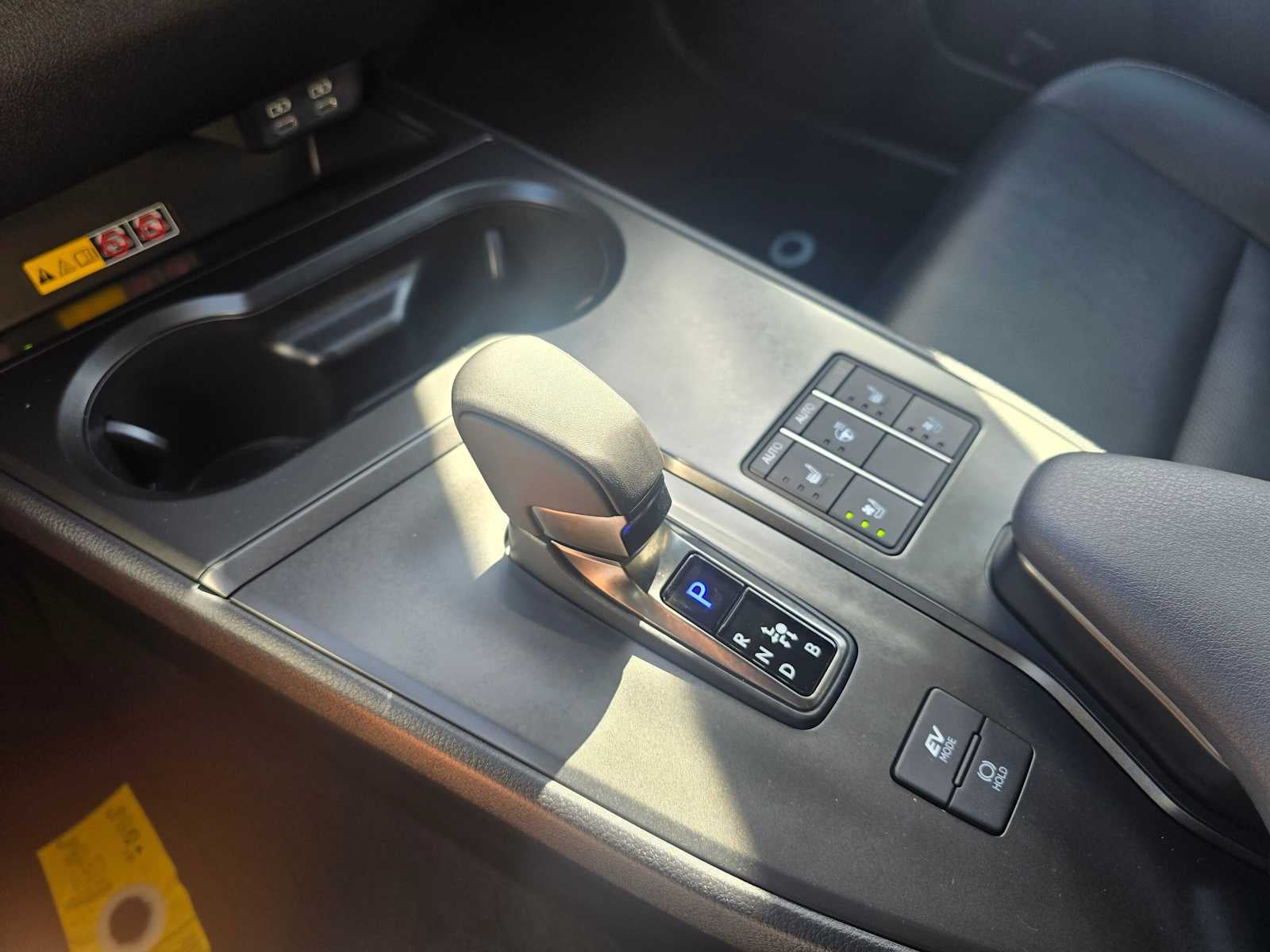 2026 Lexus UX 300h PREMIUM AWD