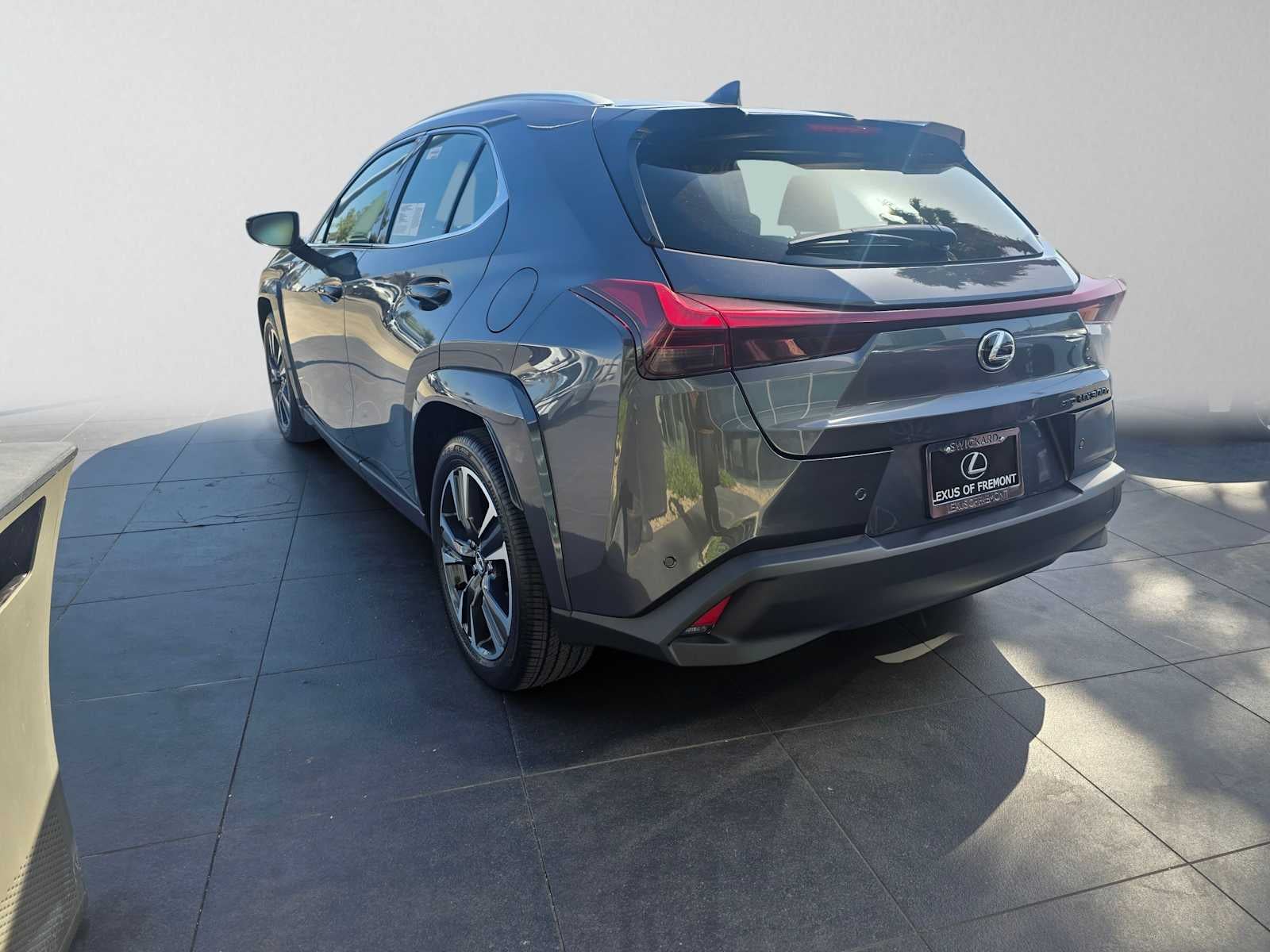 2026 Lexus UX 300h PREMIUM AWD