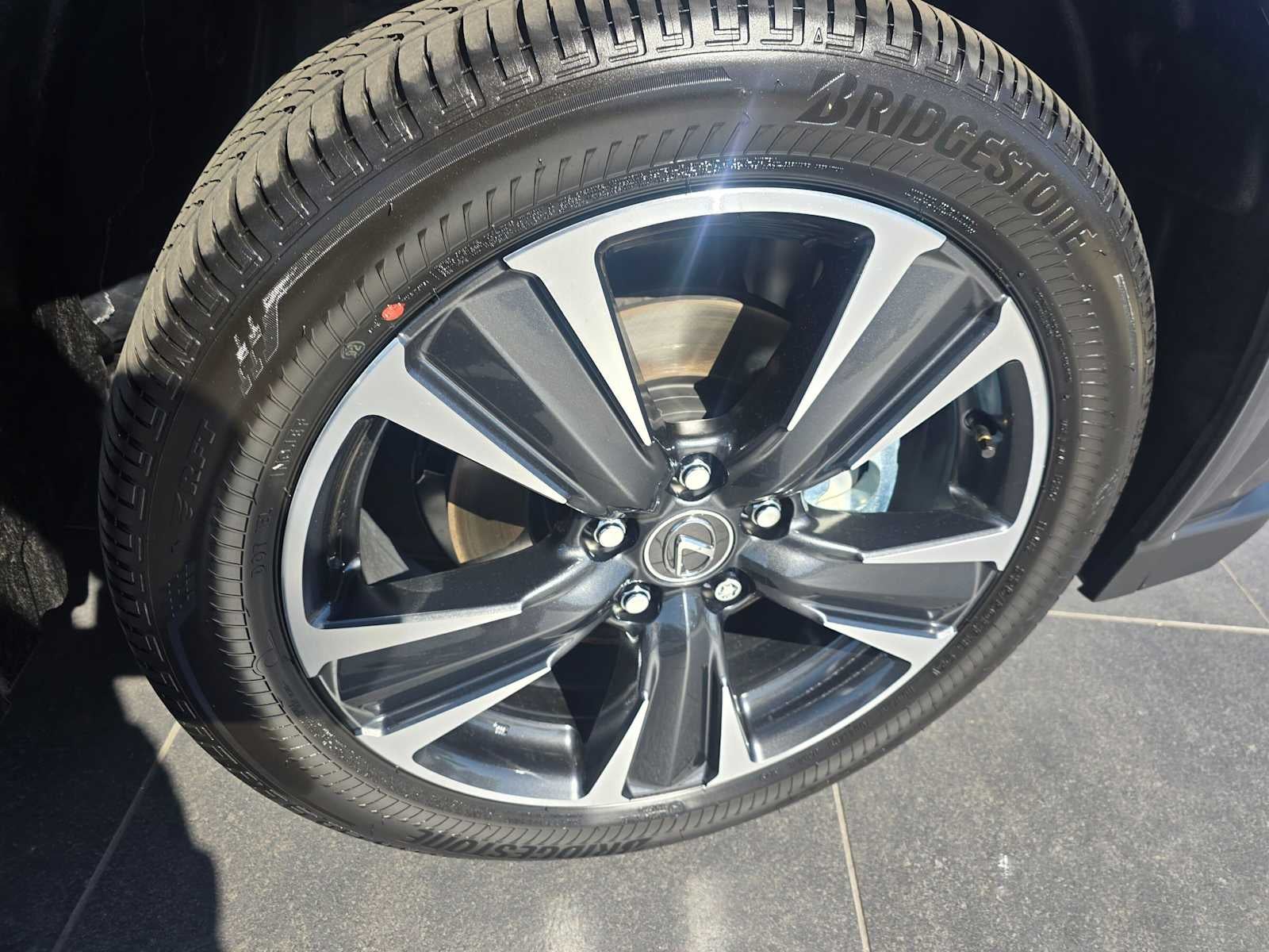 2026 Lexus UX 300h PREMIUM AWD