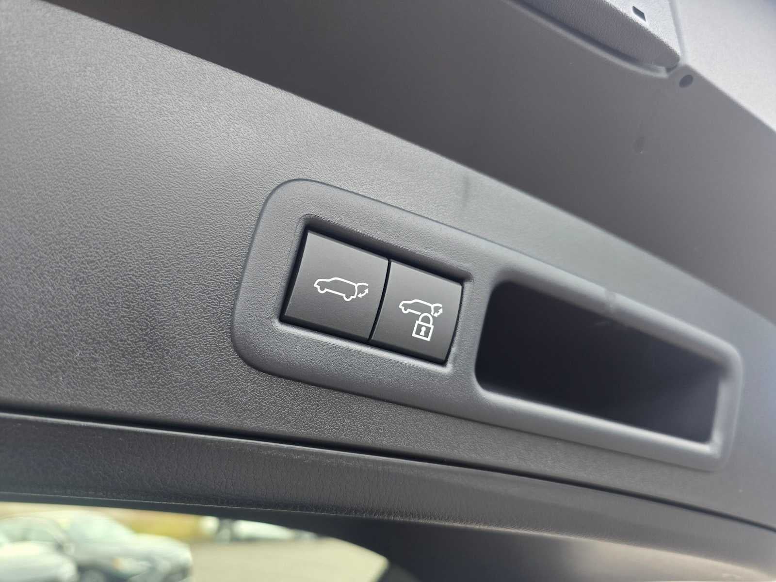 2026 Lexus UX 300h PREMIUM AWD