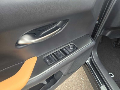 2026 Lexus UX 300h PREMIUM AWD