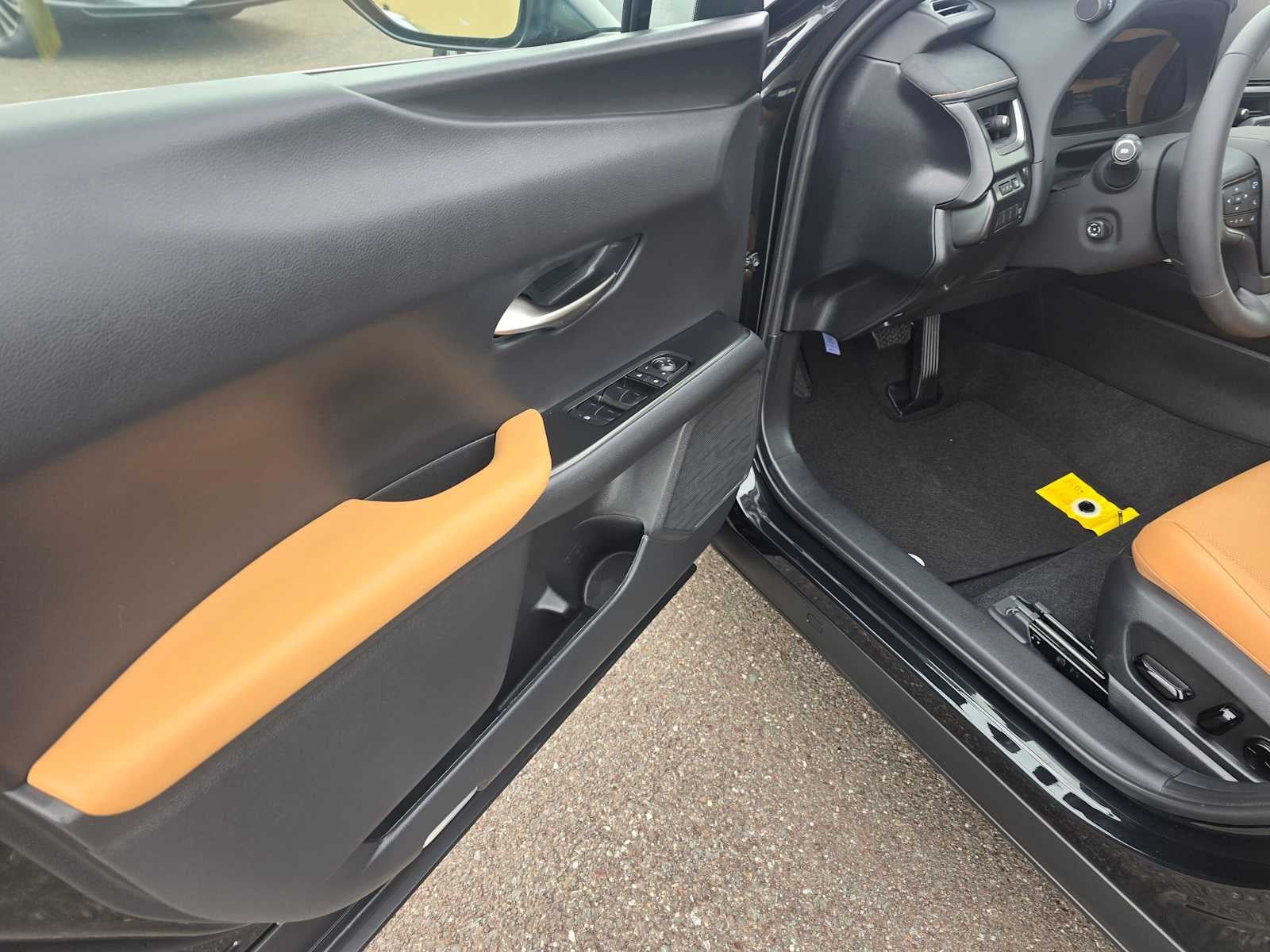 2026 Lexus UX 300h PREMIUM AWD