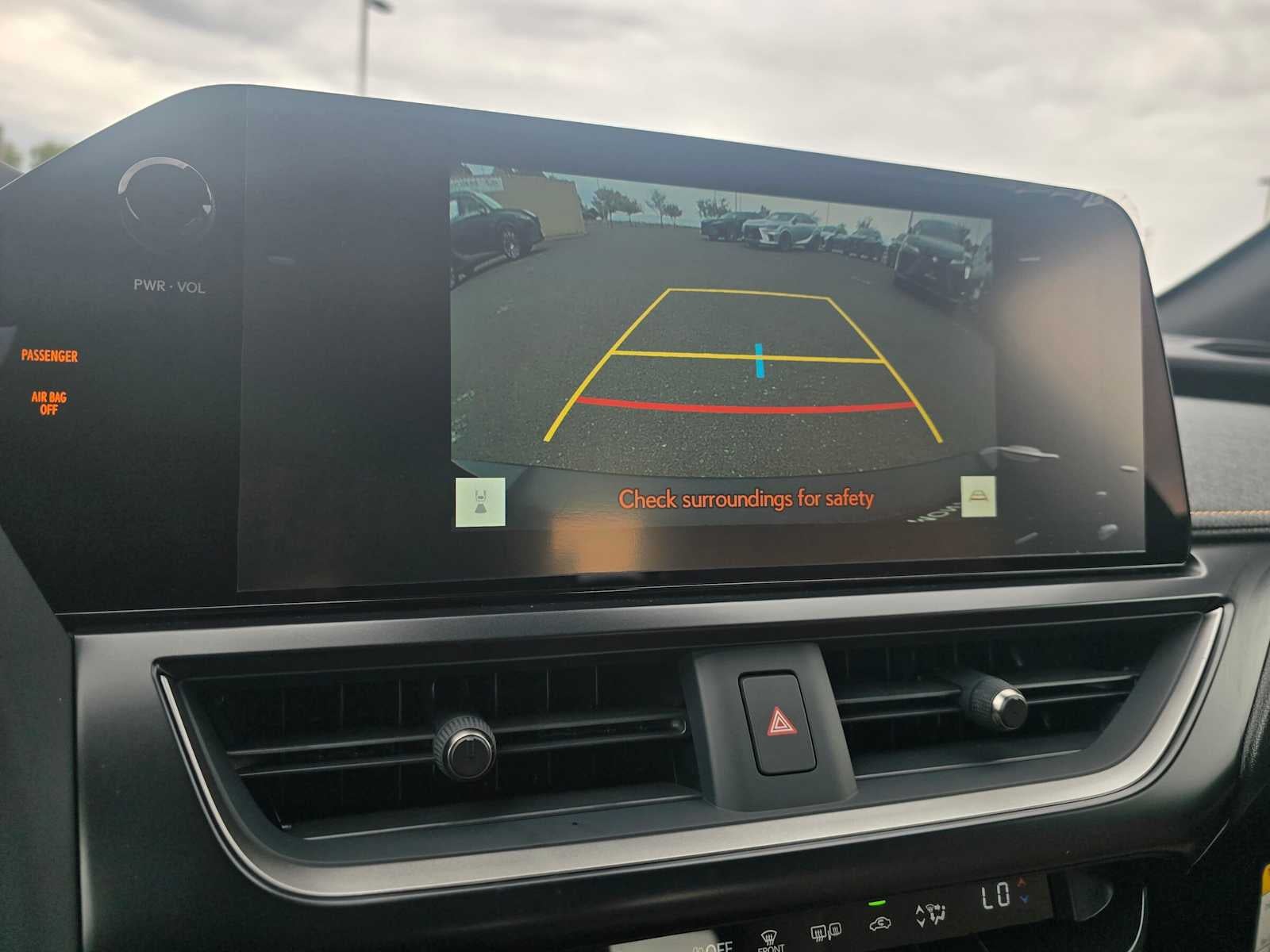 2026 Lexus UX 300h PREMIUM AWD