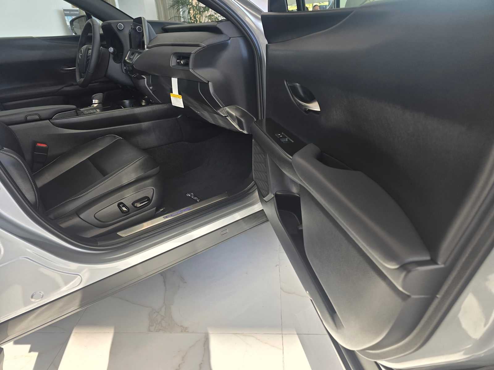 2026 Lexus UX 300h F SPORT DESIGN AWD