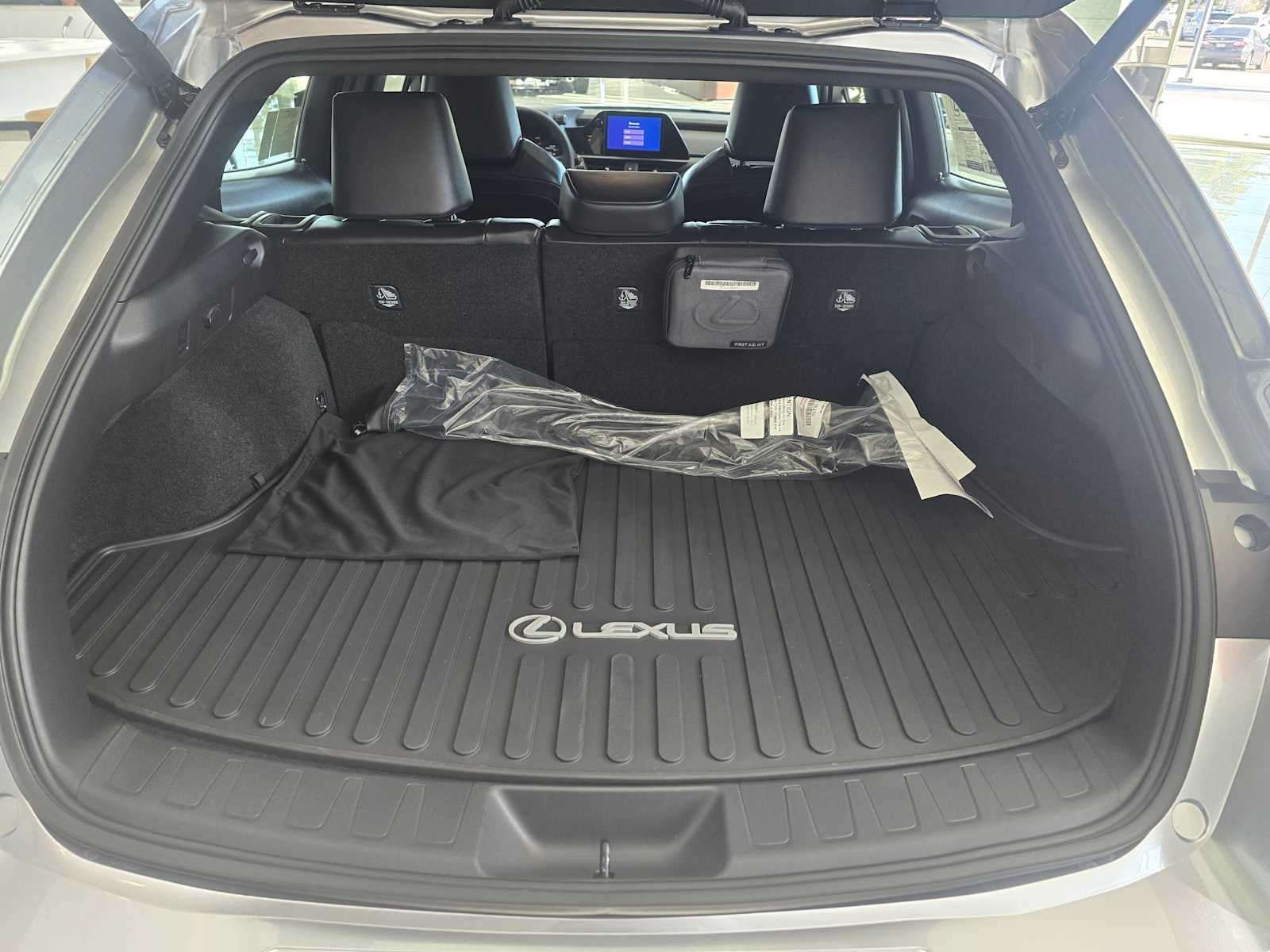 2026 Lexus UX 300h F SPORT DESIGN AWD