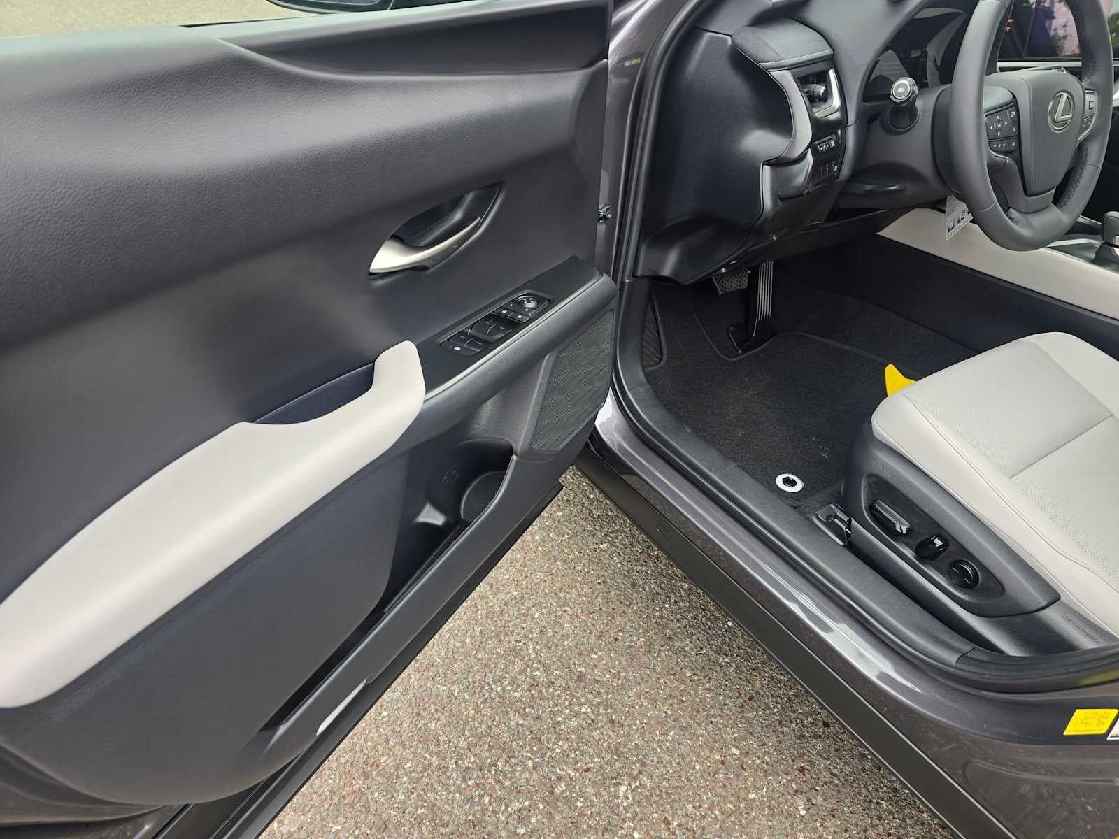 2026 Lexus UX 300h F SPORT DESIGN AWD