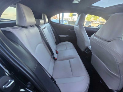 2026 Lexus UX 300h PREMIUM AWD