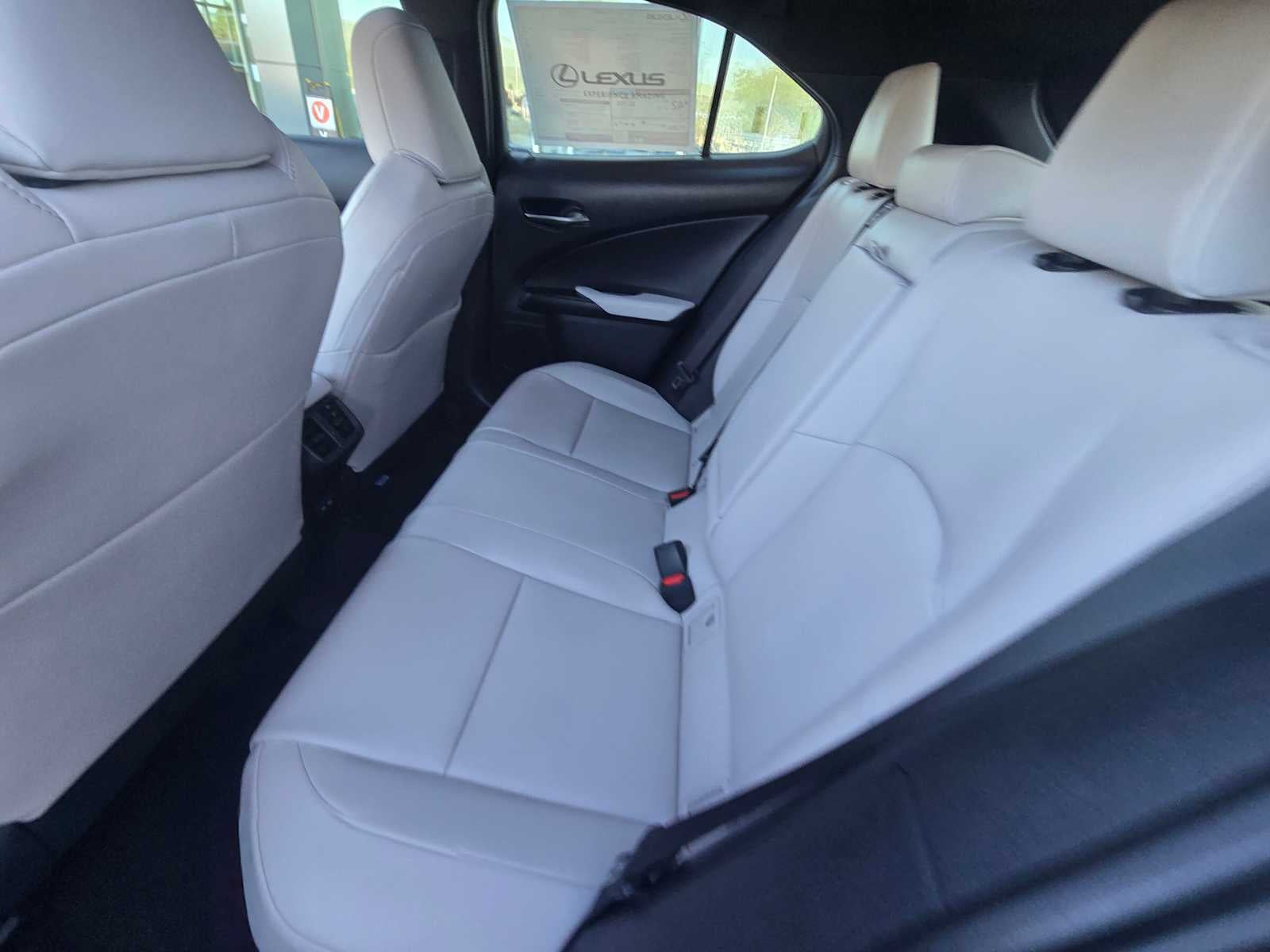 2026 Lexus UX 300h PREMIUM AWD