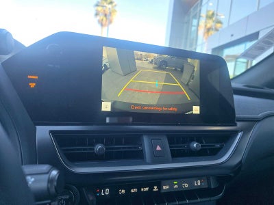 2026 Lexus UX 300h PREMIUM AWD