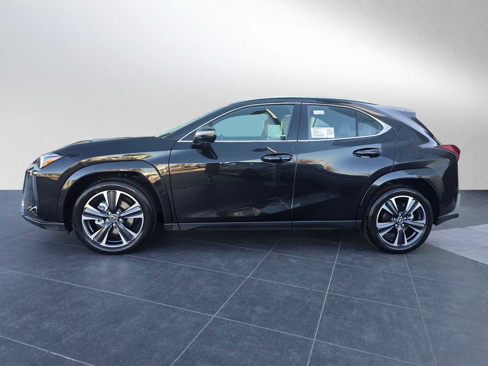 2026 Lexus UX 300h PREMIUM AWD