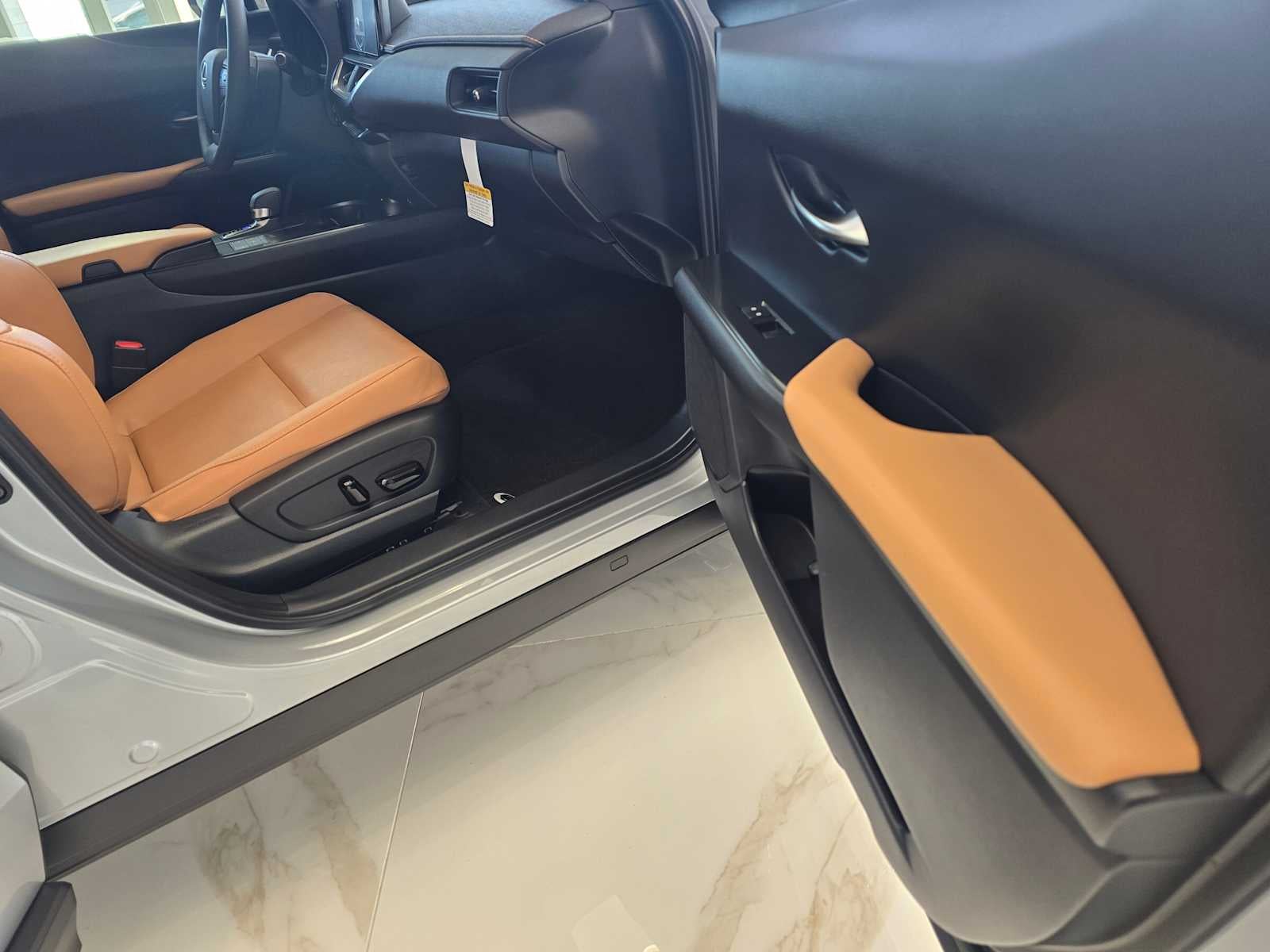 2025 Lexus UX Premium