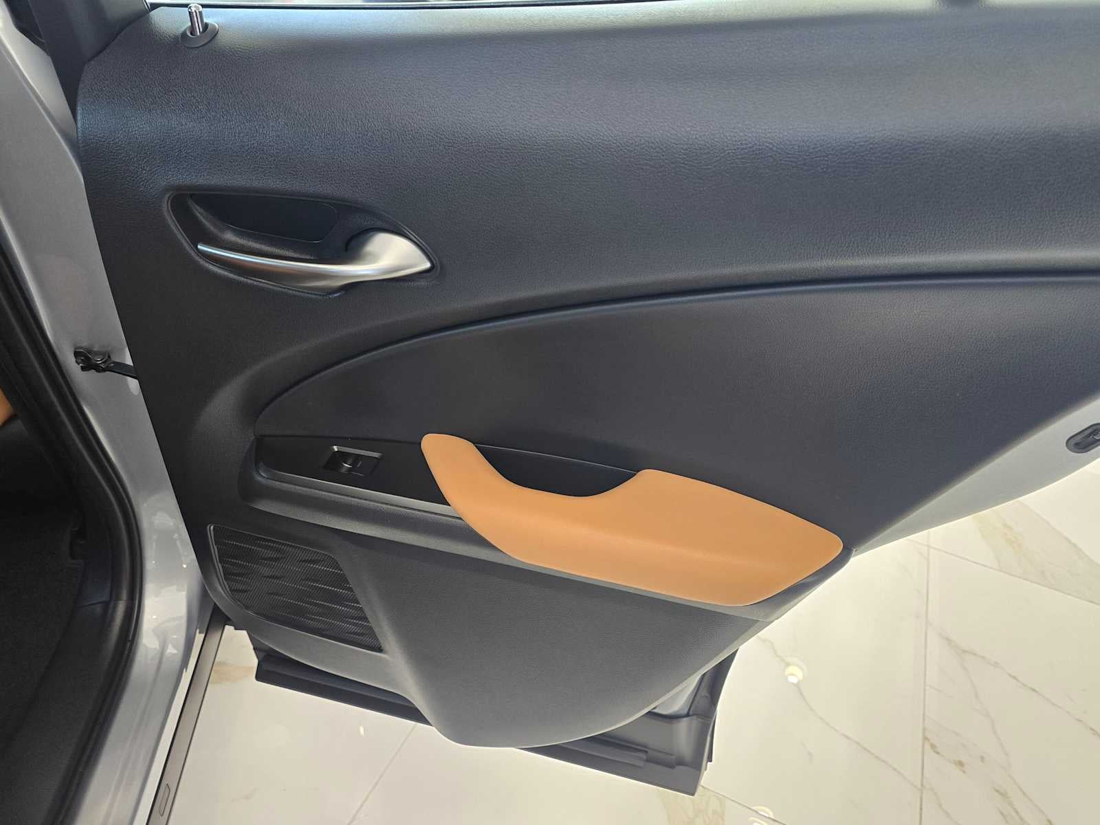 2025 Lexus UX Premium