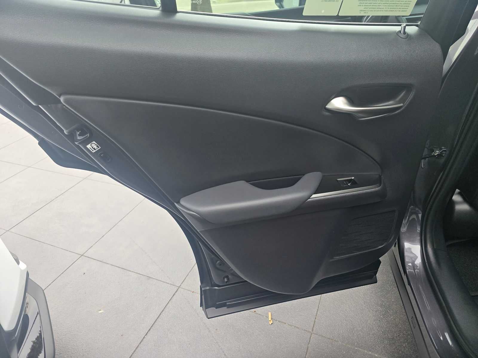 2025 Lexus UX 300h F SPORT DESIGN