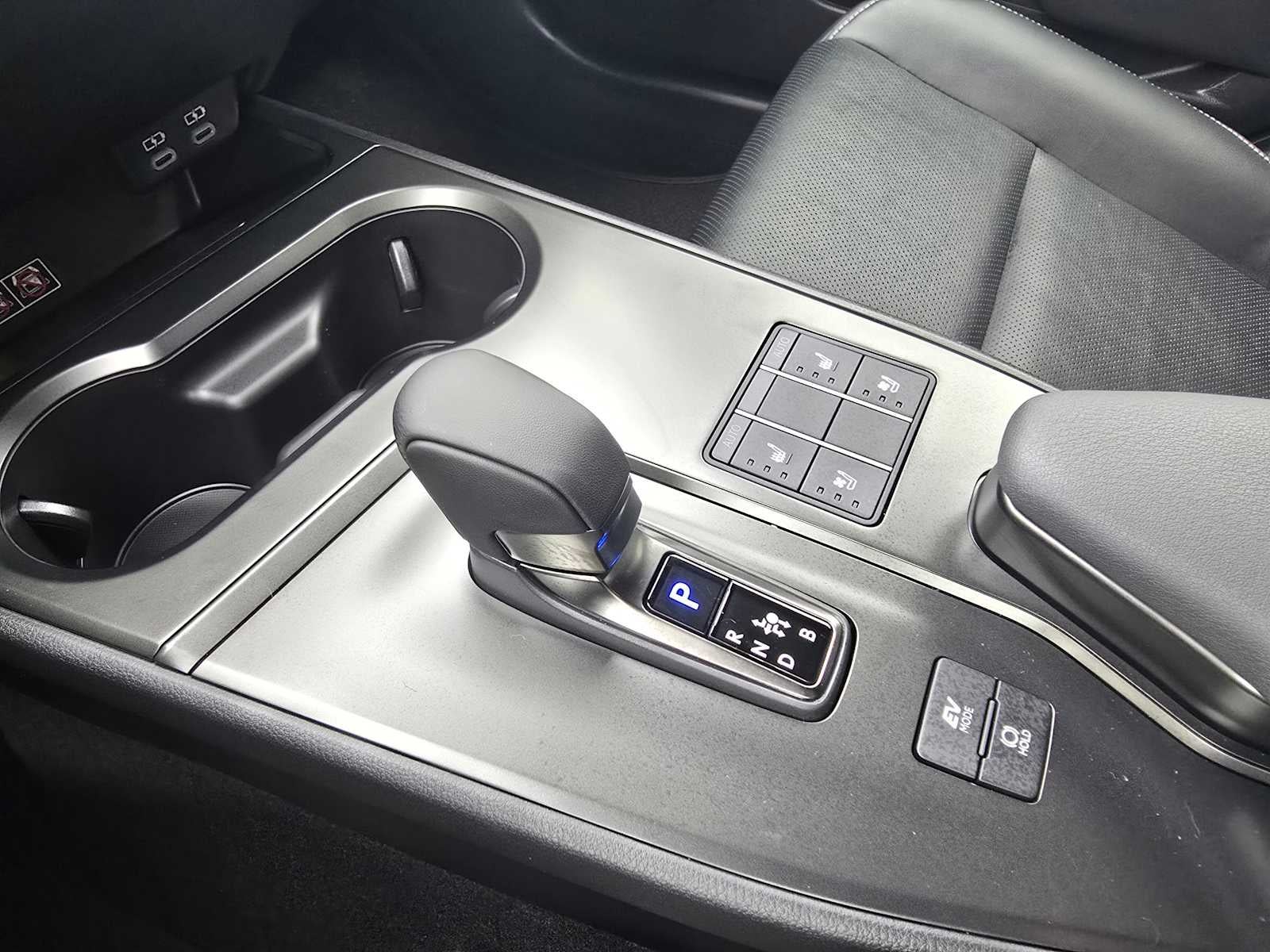 2025 Lexus UX 300h F SPORT DESIGN