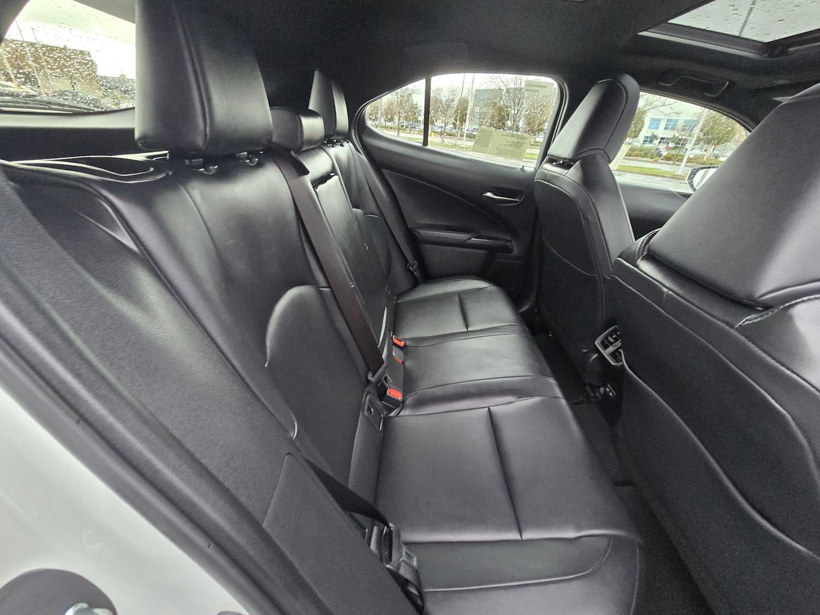 2026 Lexus UX 300h Premium