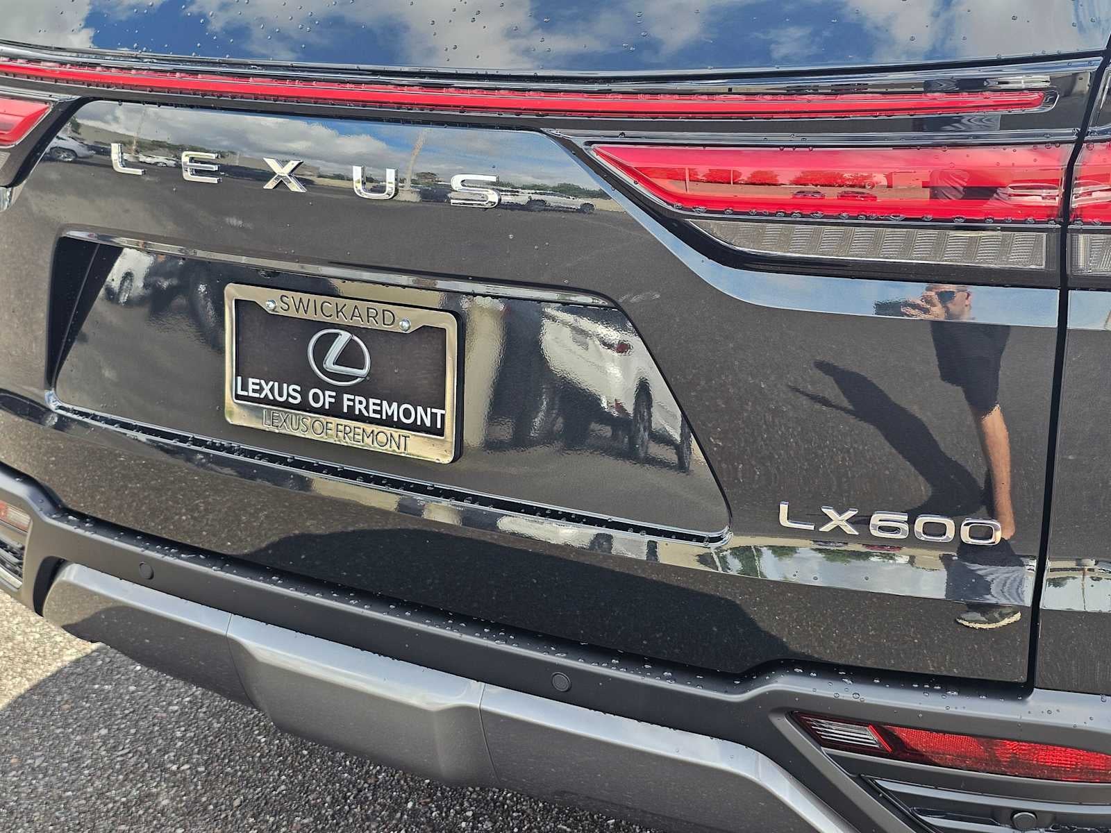 2025 Lexus LX Premium