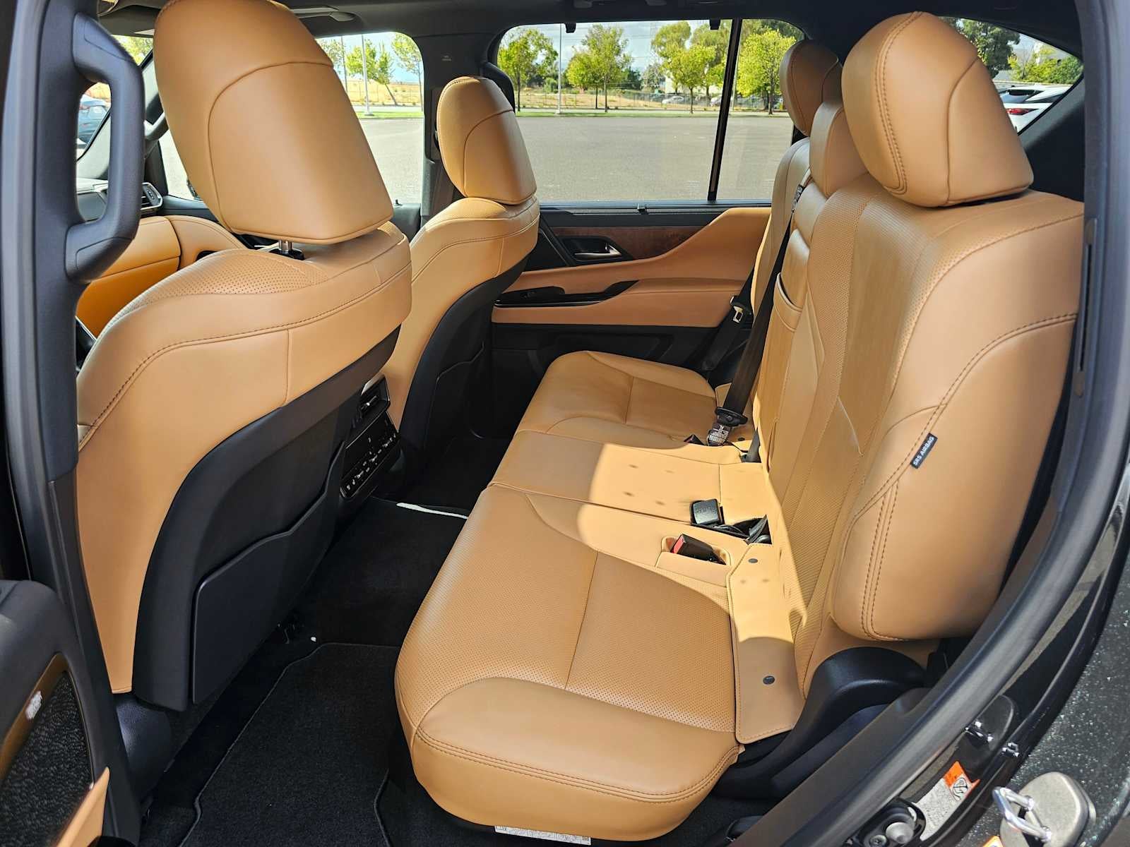 2025 Lexus LX Premium