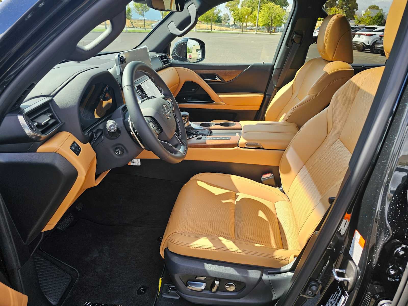 2025 Lexus LX Premium