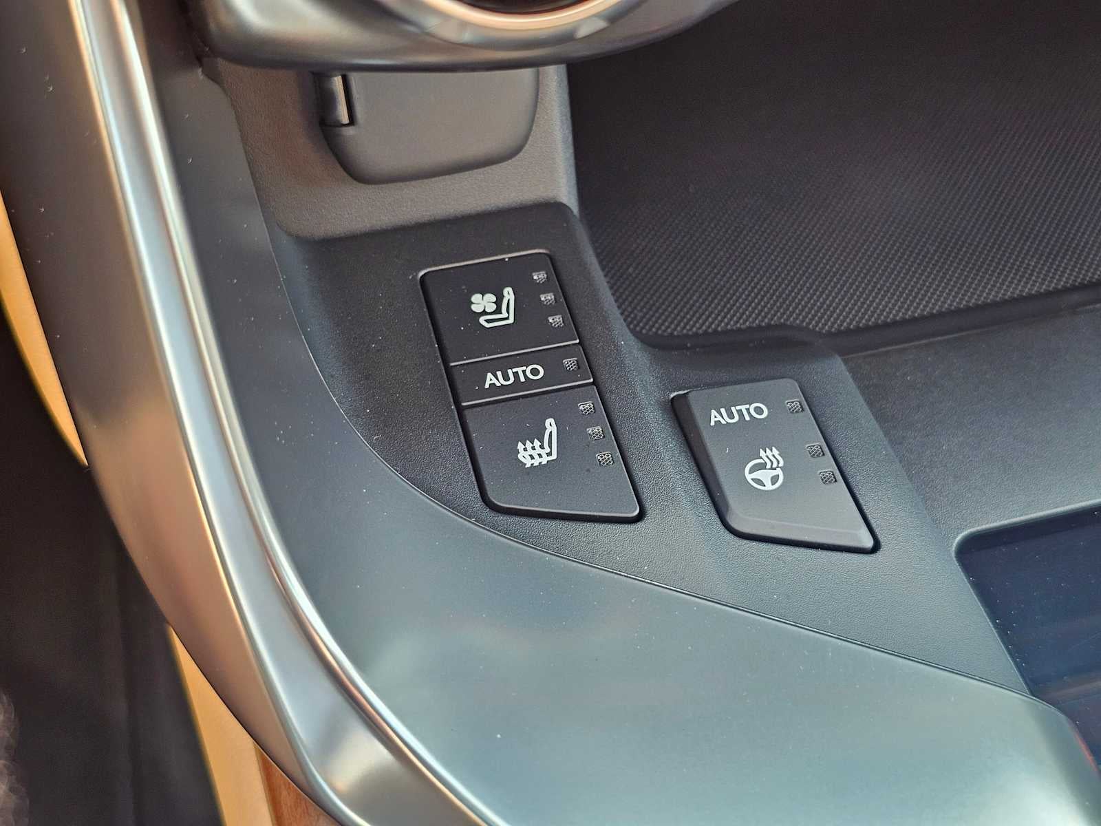 2025 Lexus LX Premium