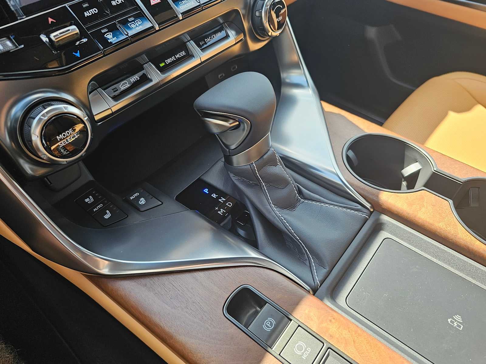 2025 Lexus LX Premium