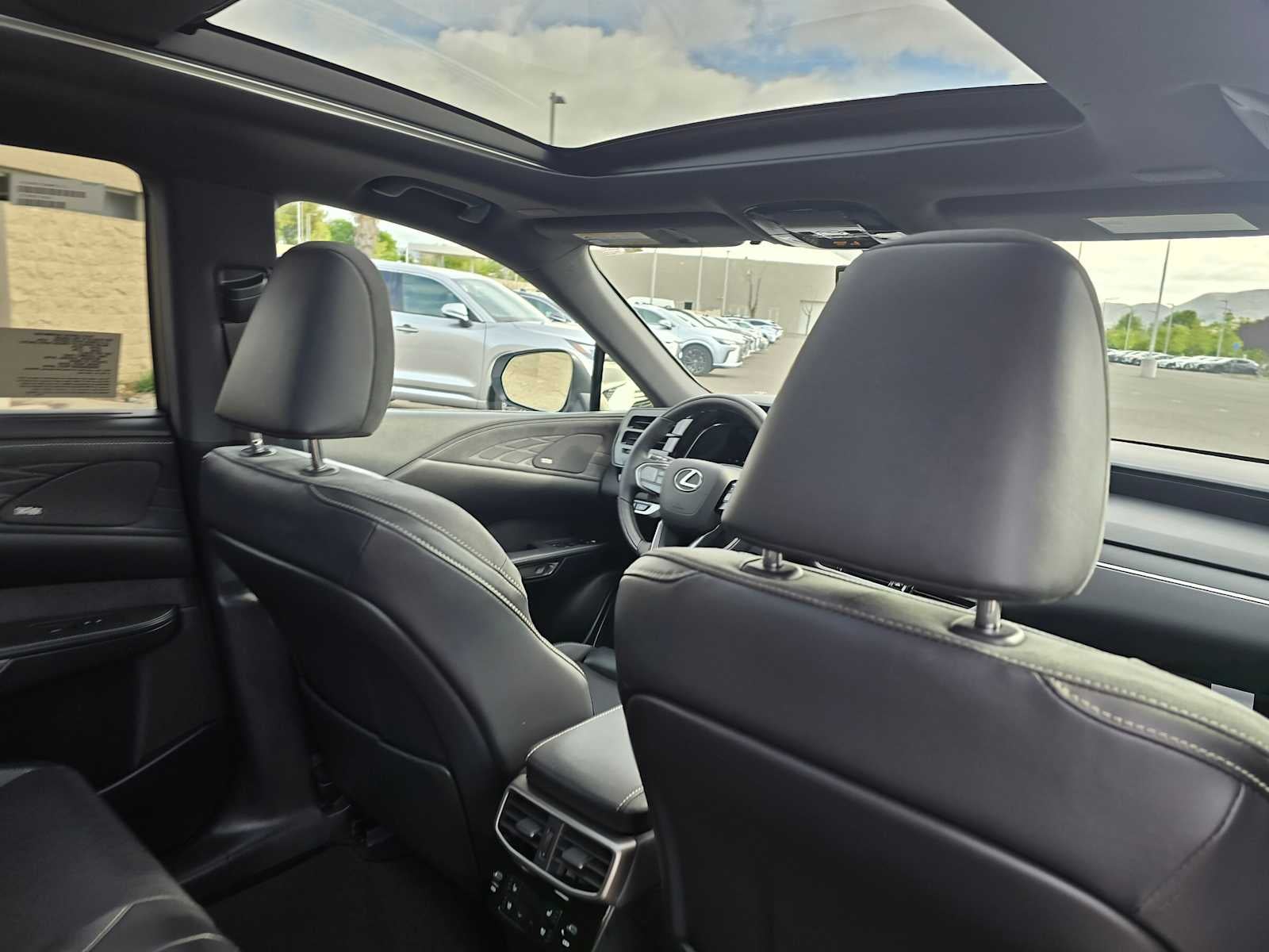 2026 Lexus RX 450h+ Luxury