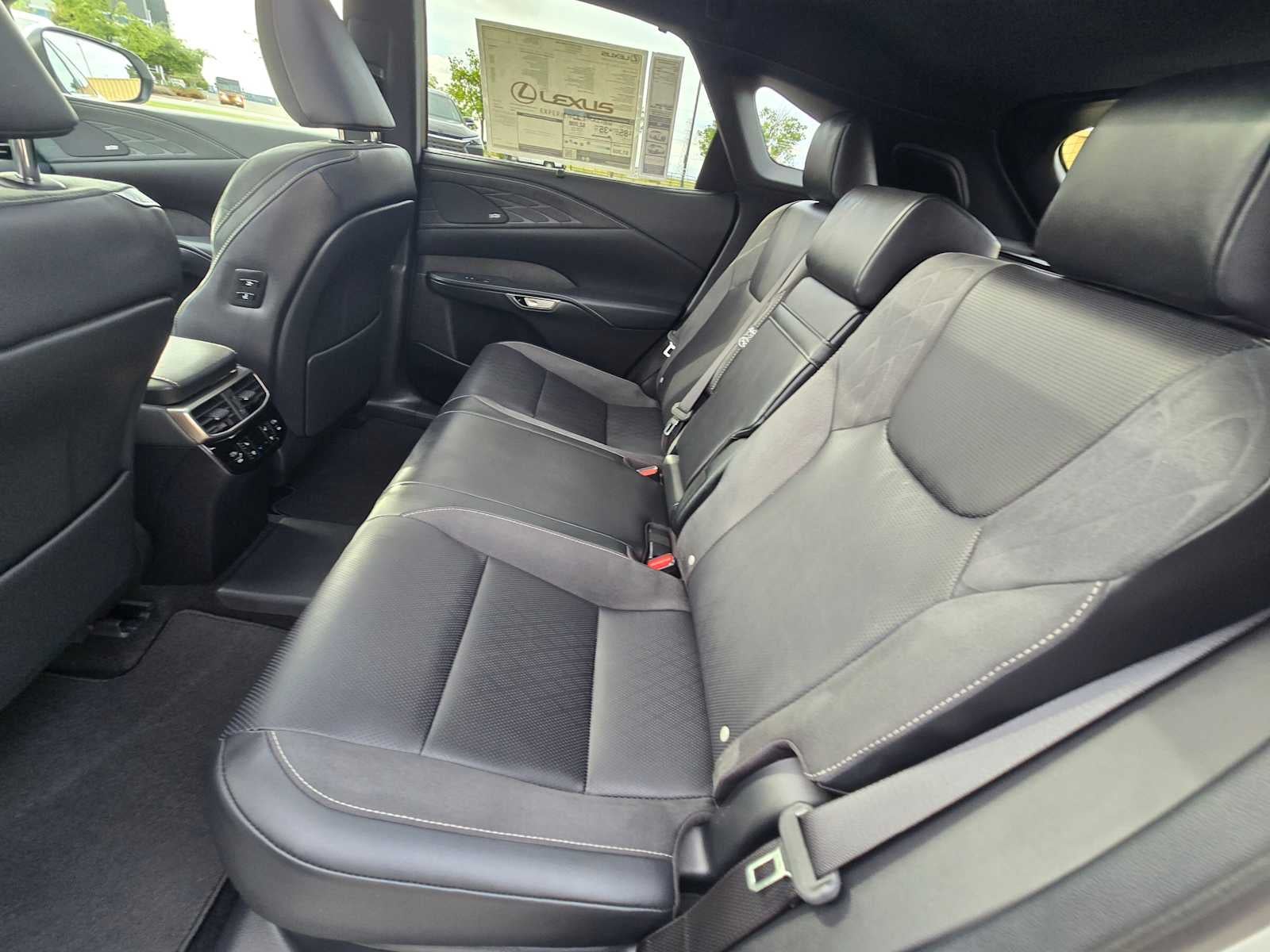 2026 Lexus RX 450h+ Luxury