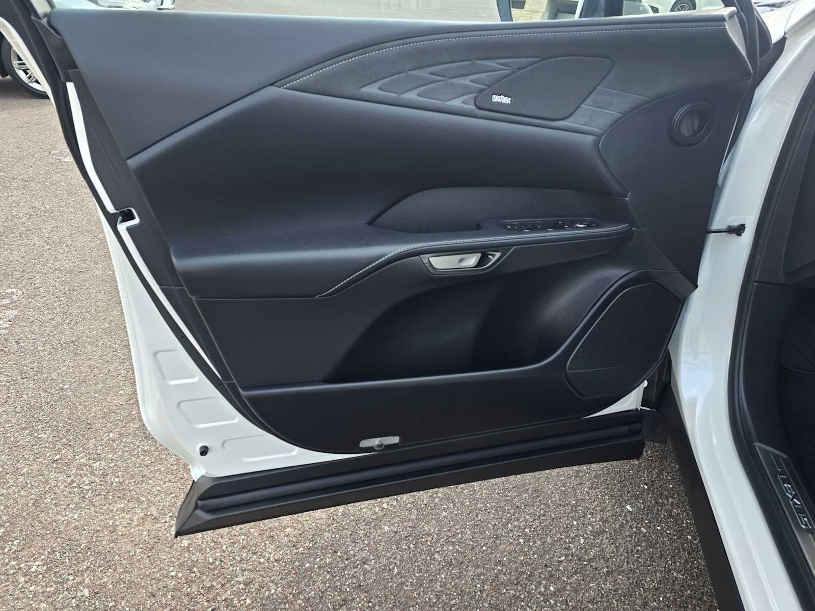 2026 Lexus RX 450h+ Luxury