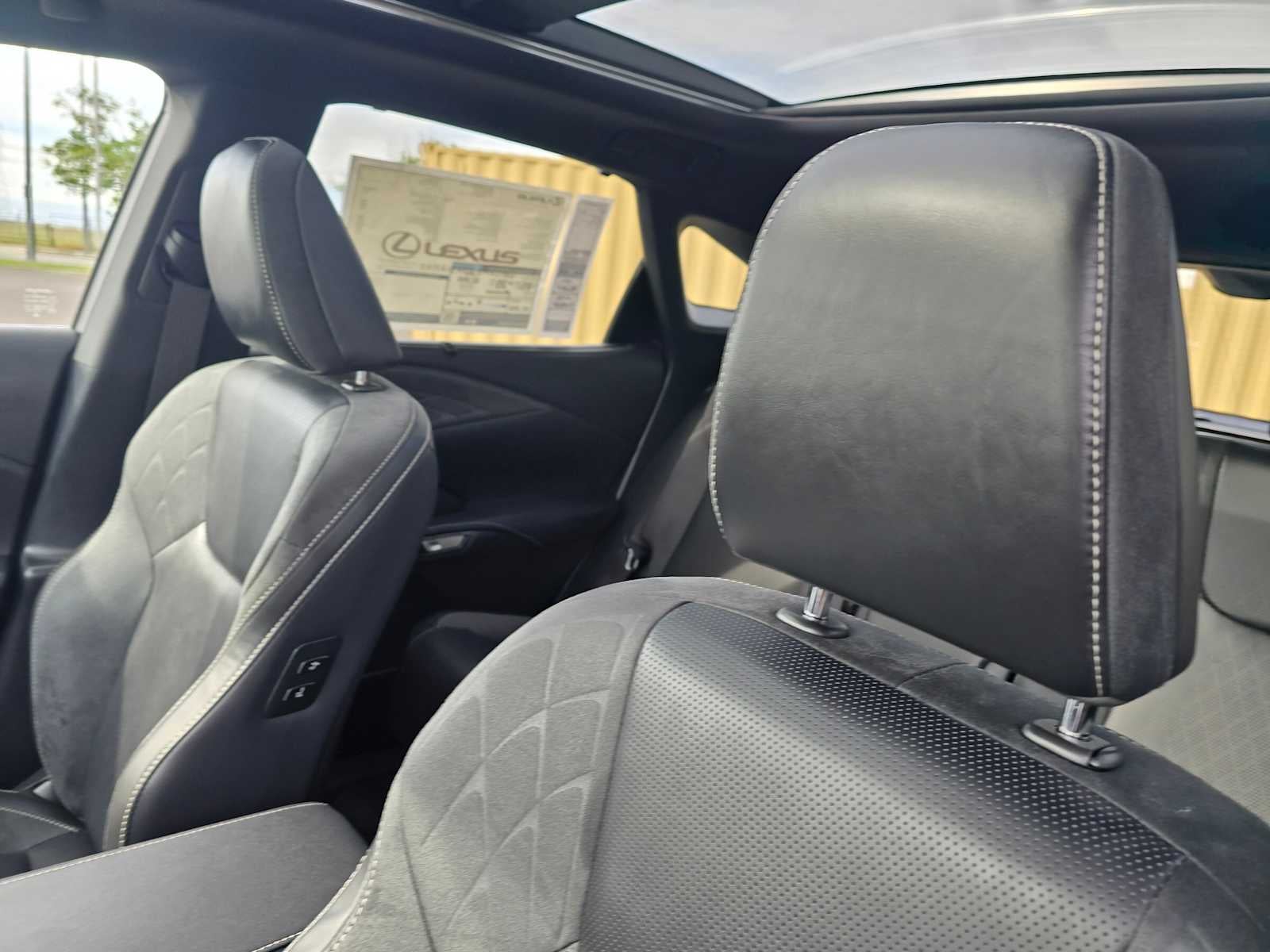 2026 Lexus RX 450h+ Luxury