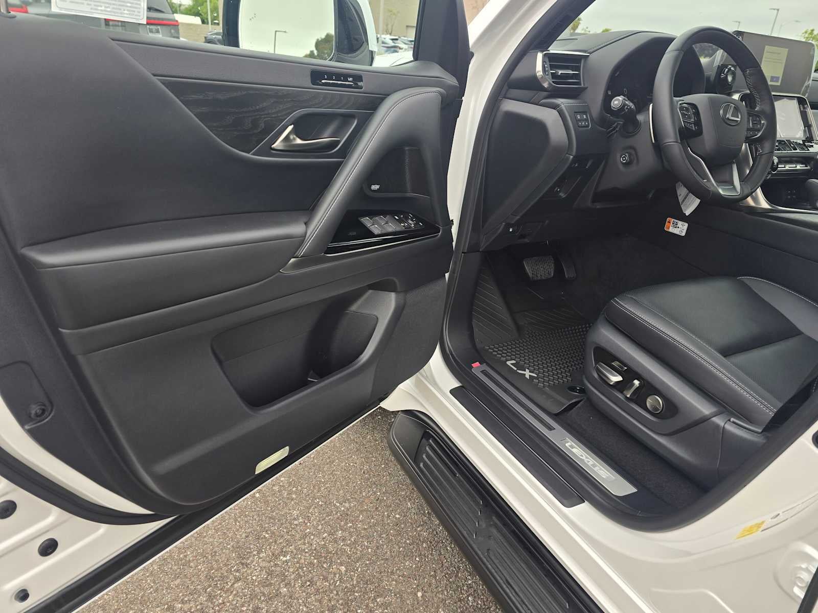 2026 Lexus LX 700h LUXURY