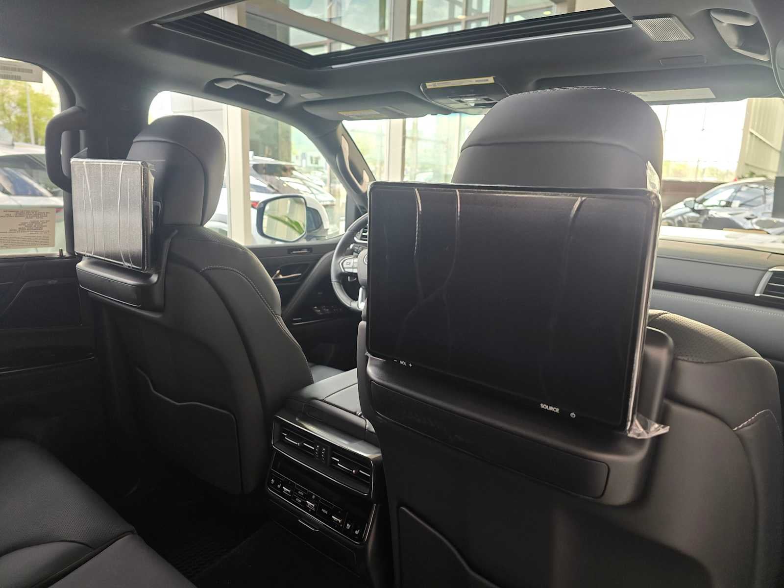 2026 Lexus LX 700h Luxury