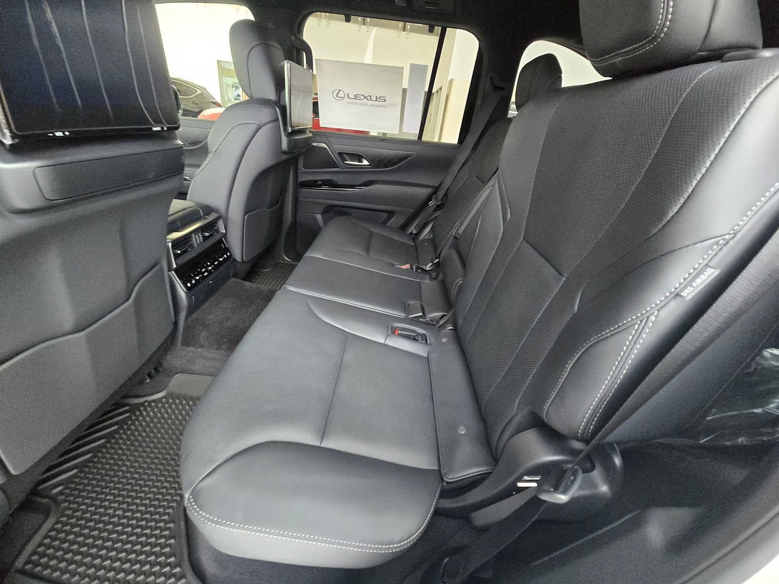 2026 Lexus LX 700h Luxury