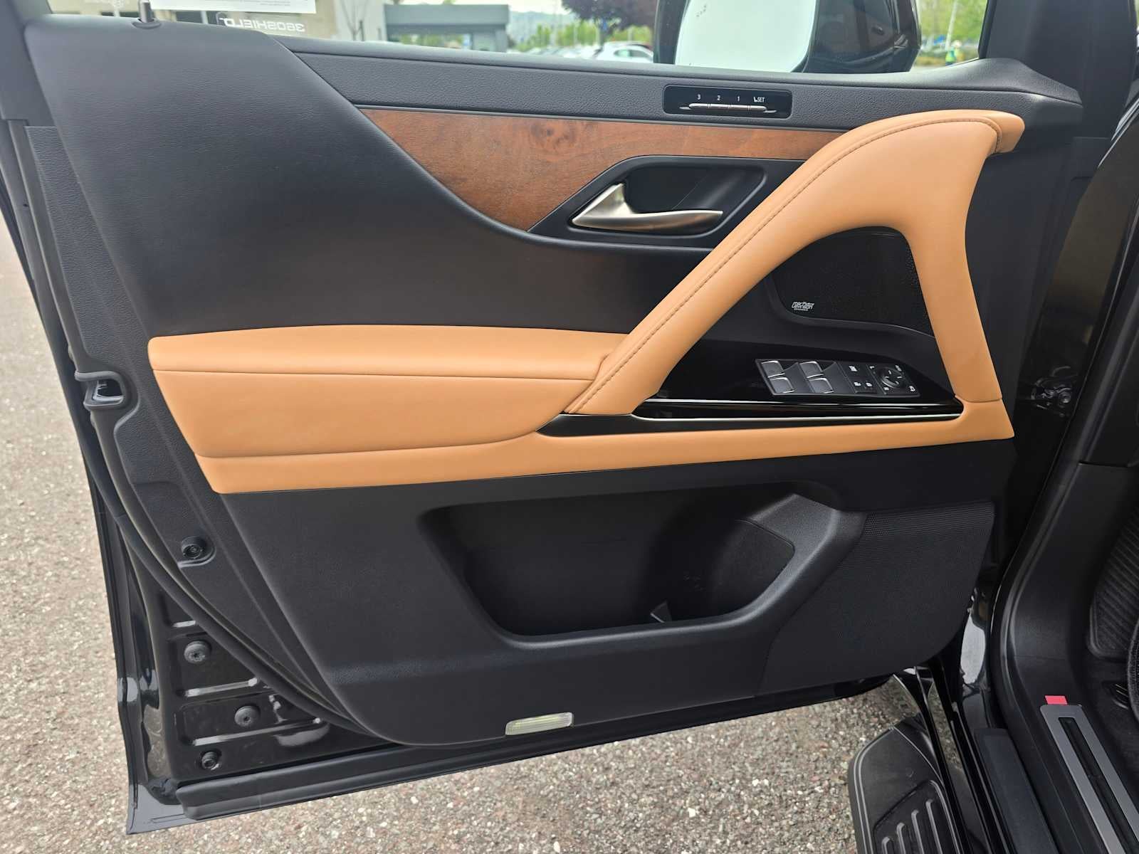 2026 Lexus LX 700h Luxury