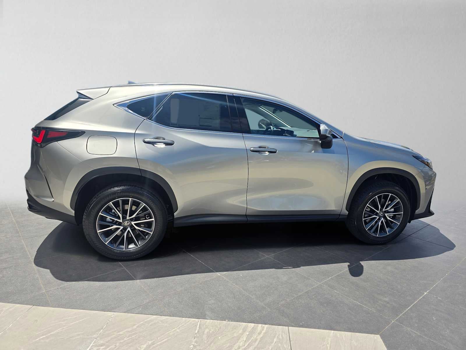 2026 Lexus NX 450h+ Premium