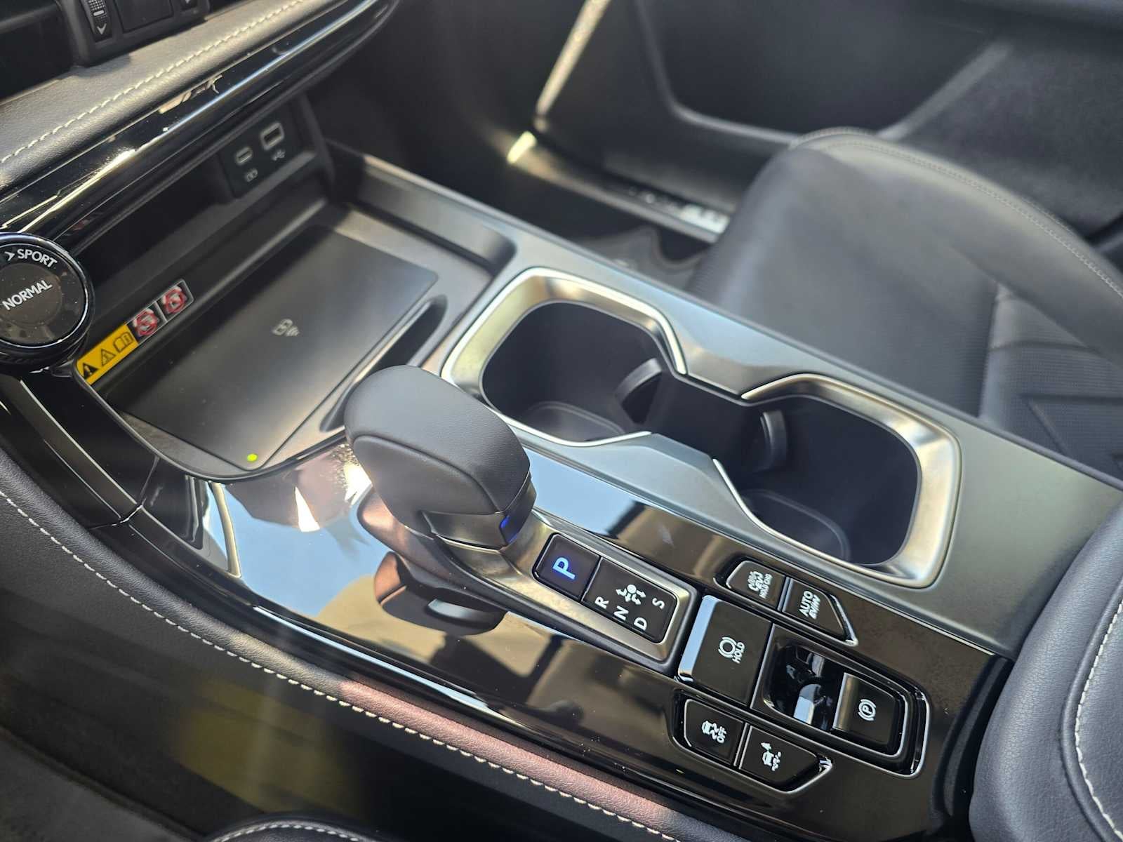 2026 Lexus NX 450h+ Premium