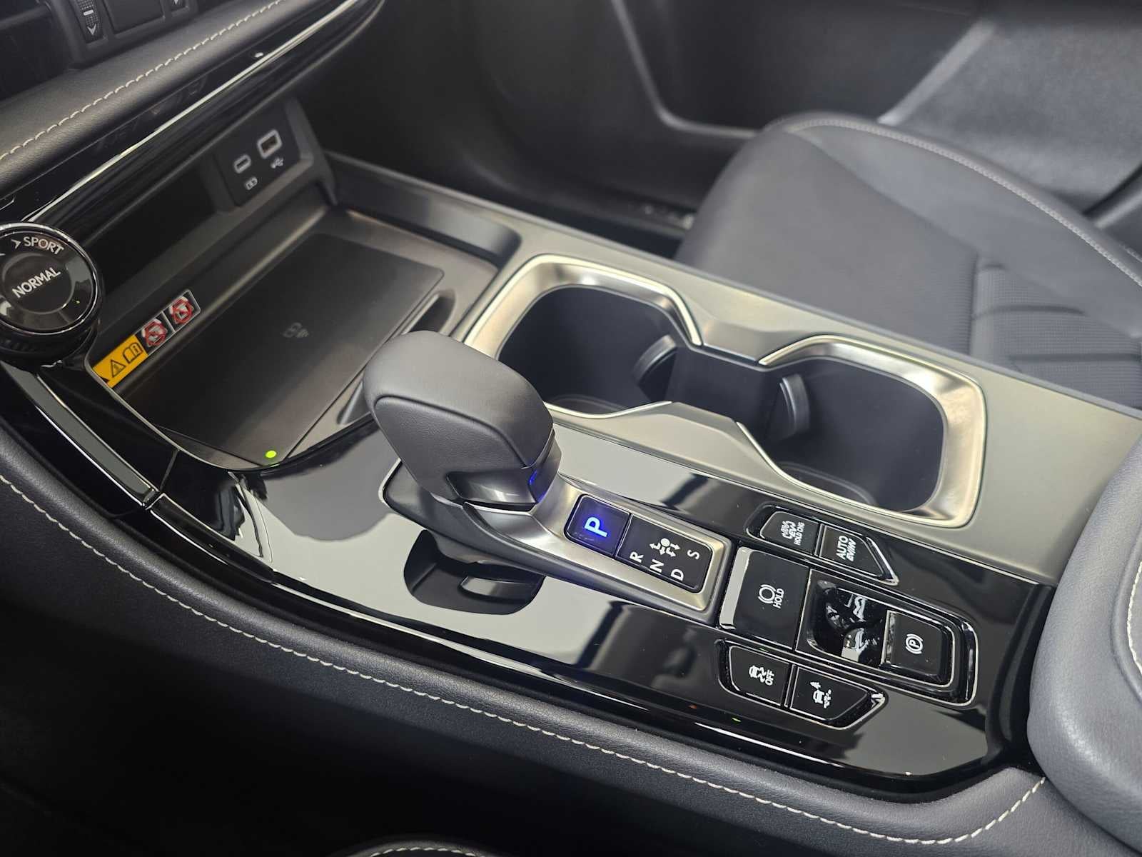 2026 Lexus NX 450h PREMIUM PLUS AWD
