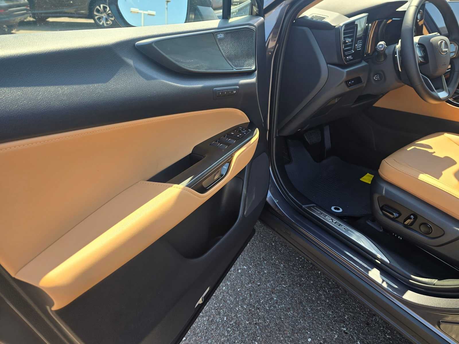 2026 Lexus NX 450h+ Luxury