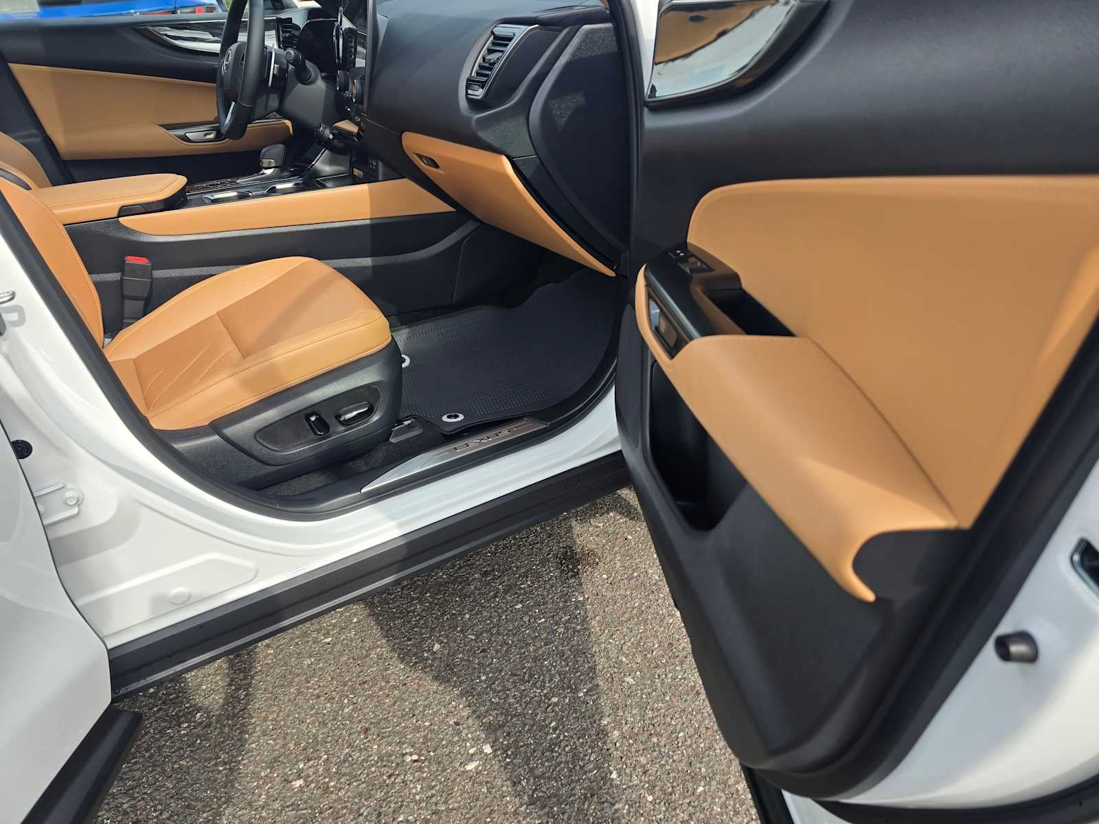 2026 Lexus NX 450h+ Premium