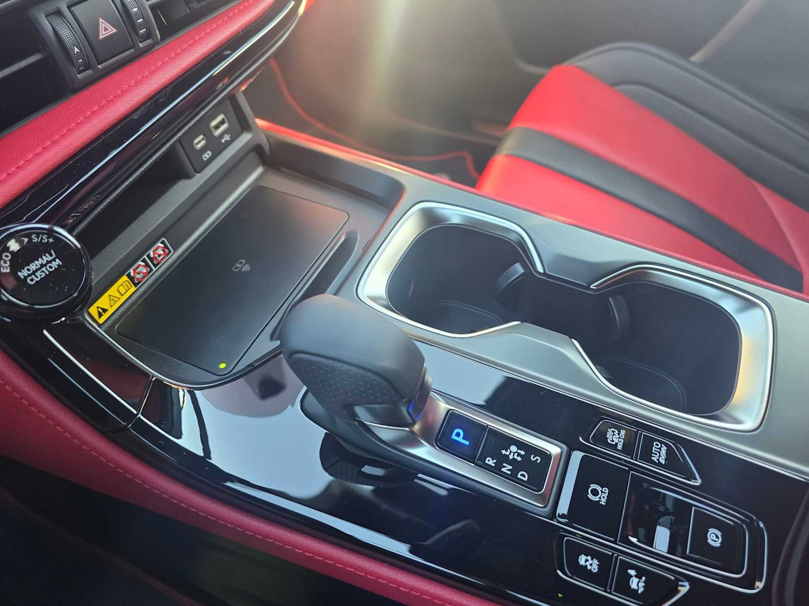 2026 Lexus NX 450h+ F SPORT Handling