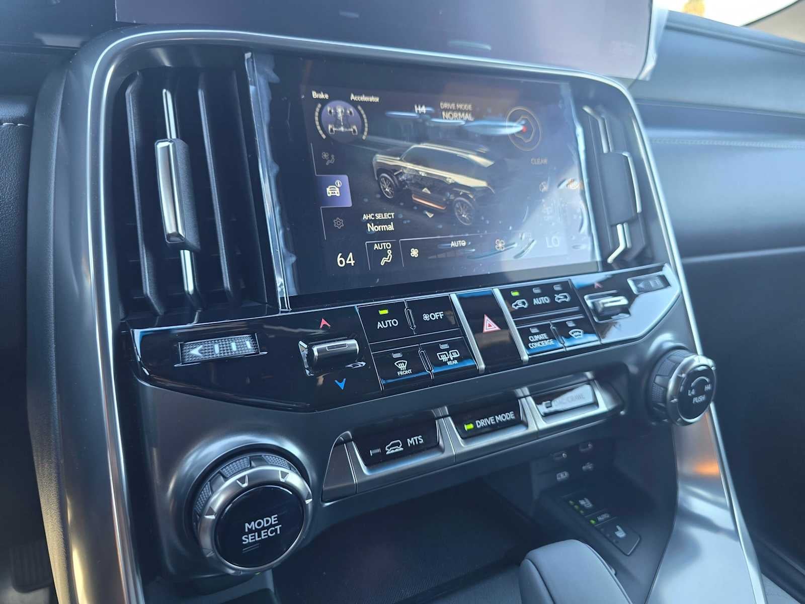 2026 Lexus LX 700h OVERTRAIL