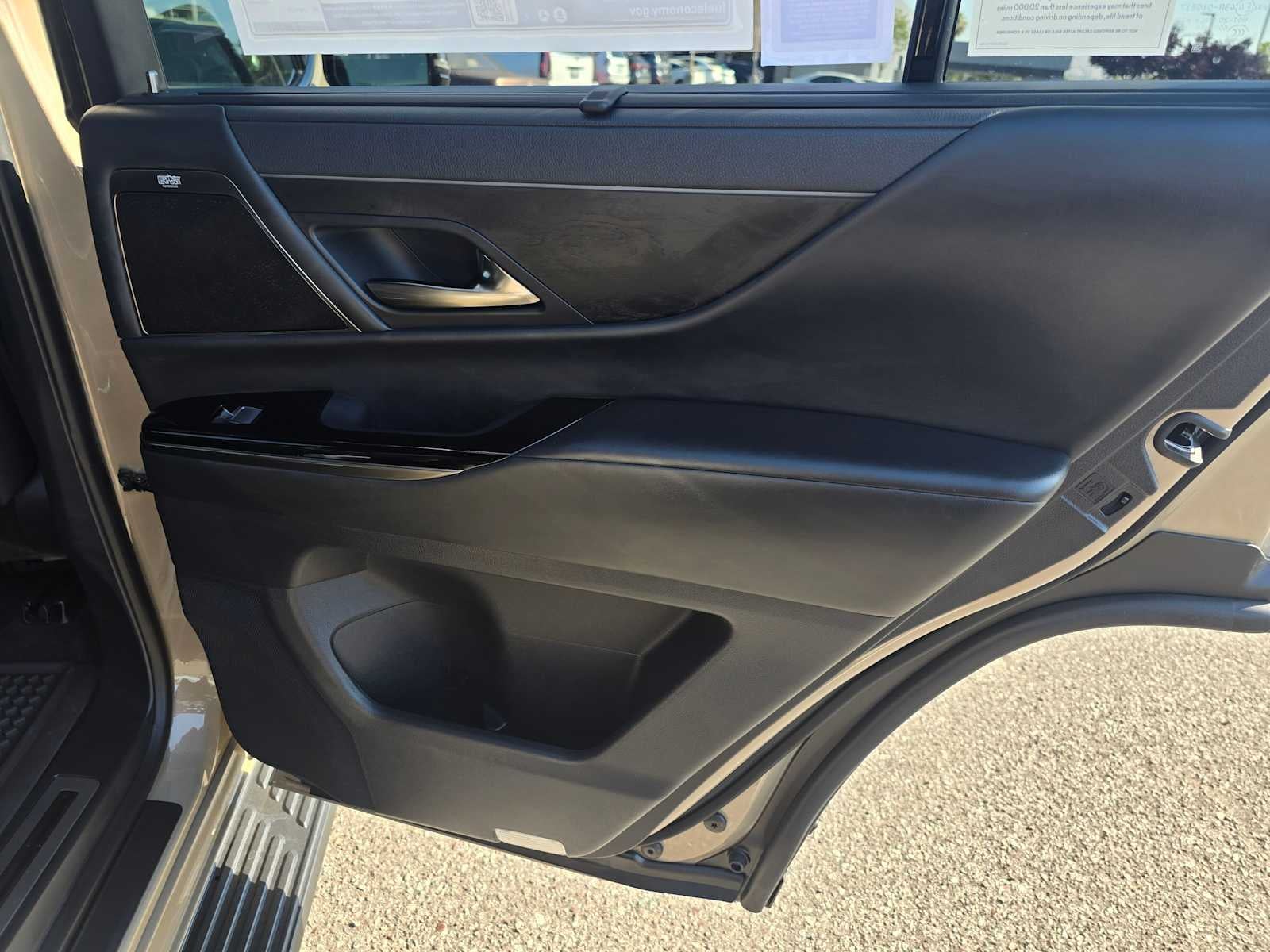 2025 Lexus LX Overtrail