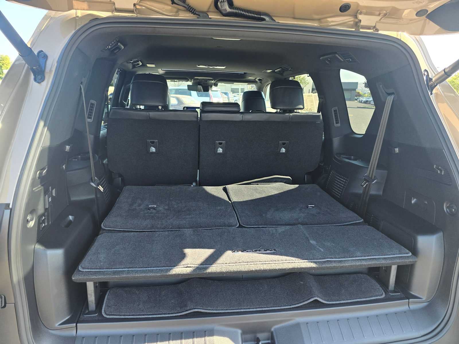 2025 Lexus LX Overtrail