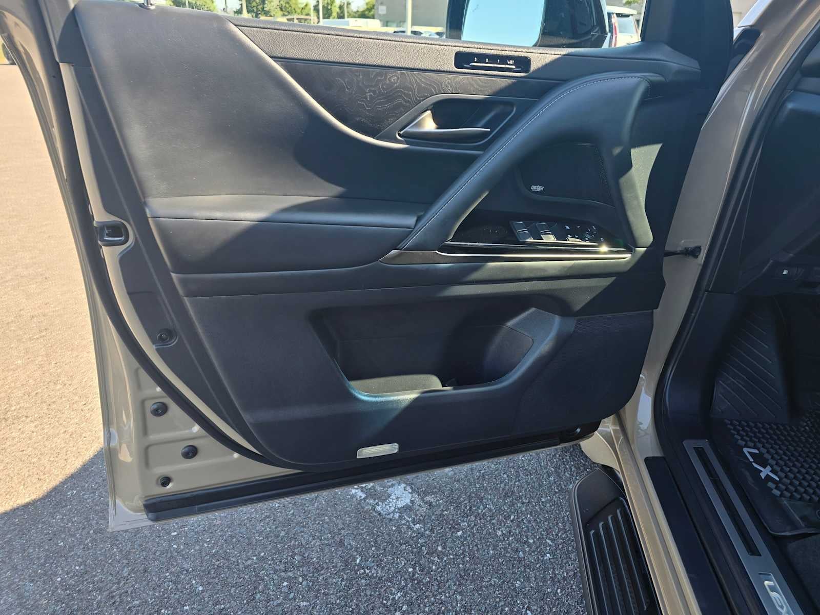 2025 Lexus LX Overtrail