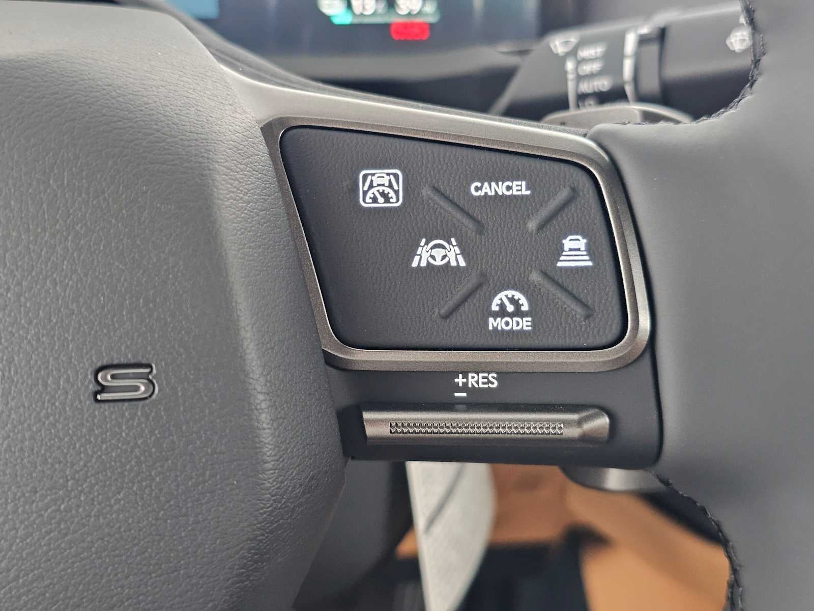 2026 Lexus ES 350e PREMIUM