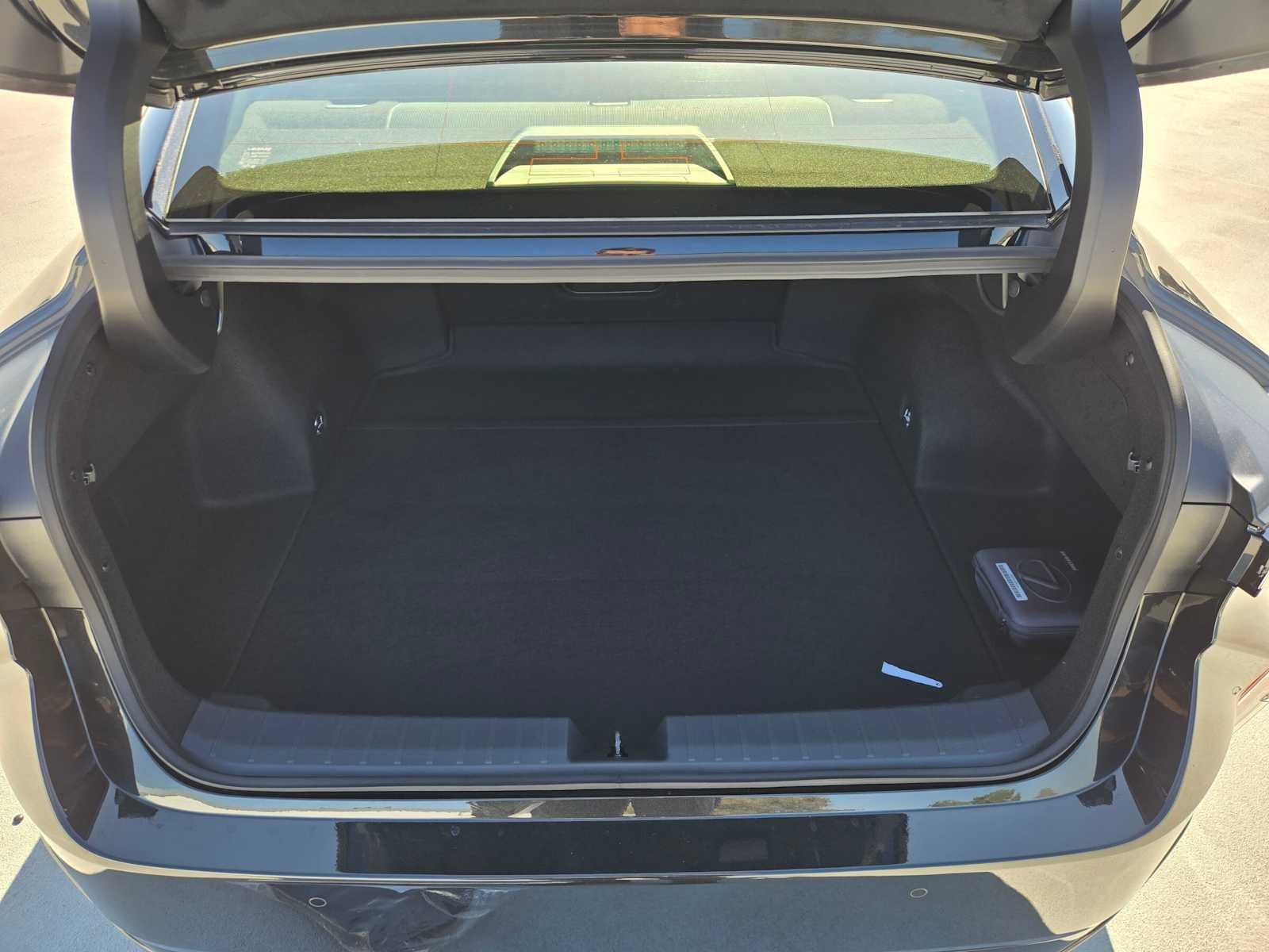 2026 Lexus ES 350e PREMIUM