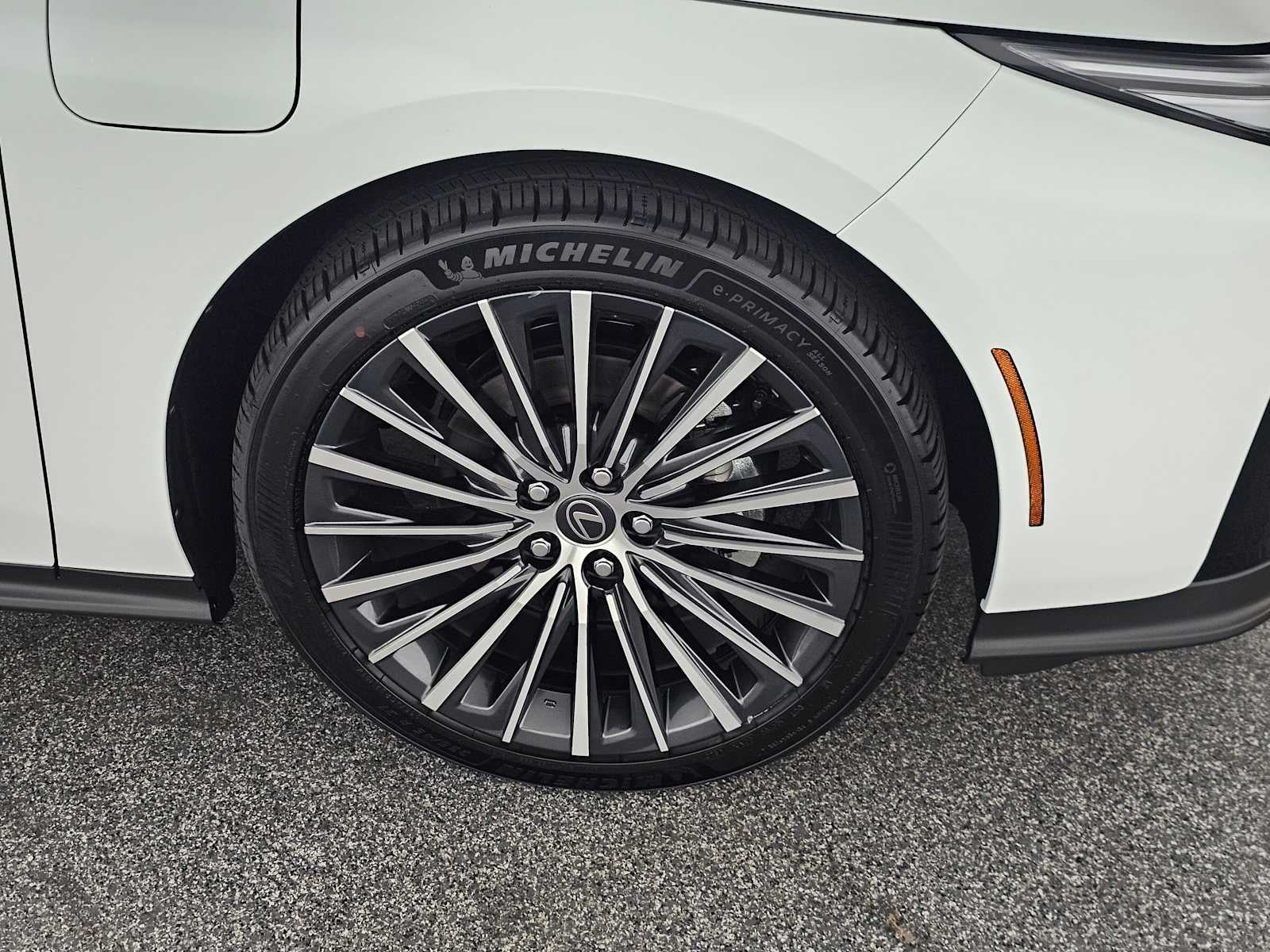 2026 Lexus ES 350e PREMIUM