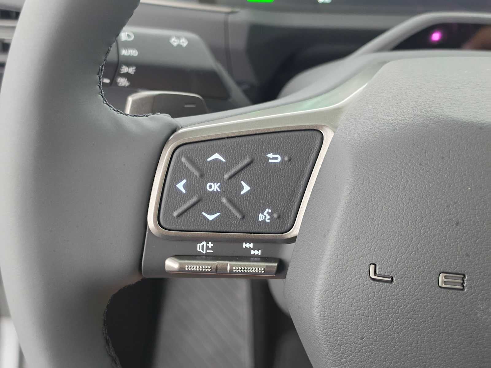 2026 Lexus ES 350h Premium