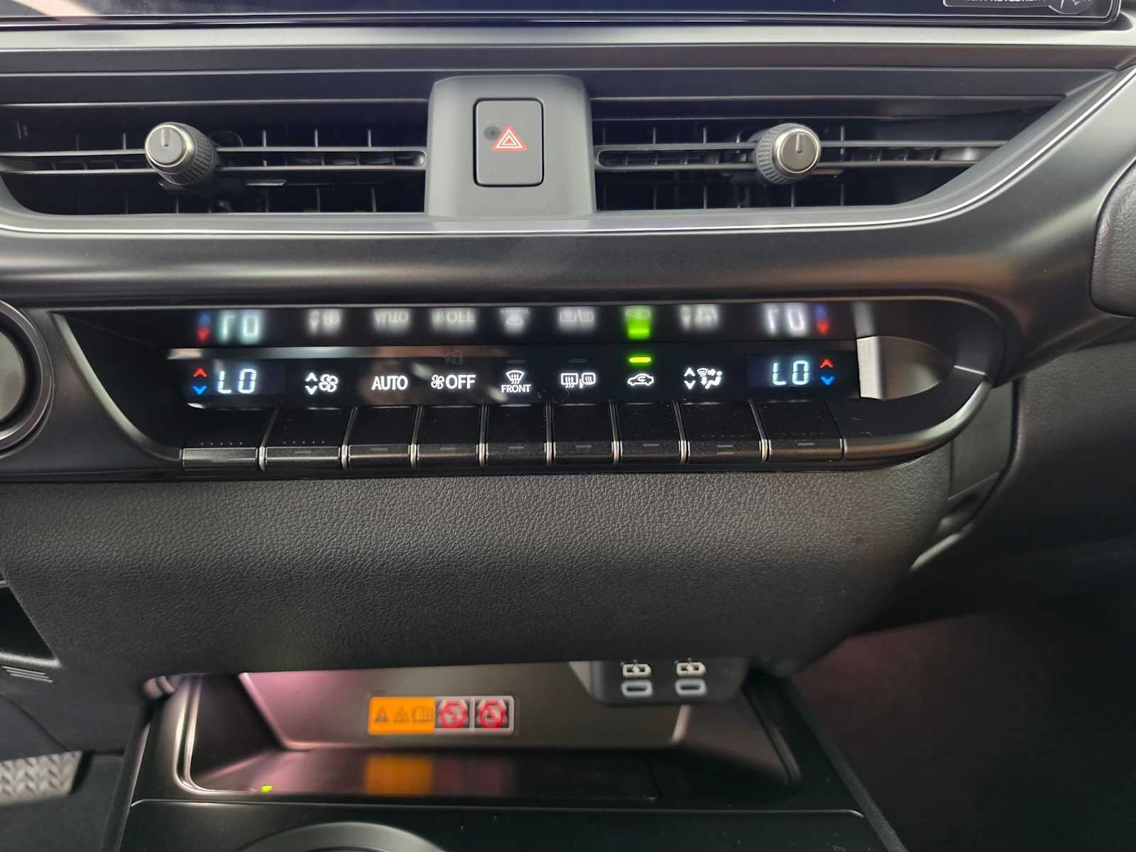 2026 Lexus UX 300h PREMIUM