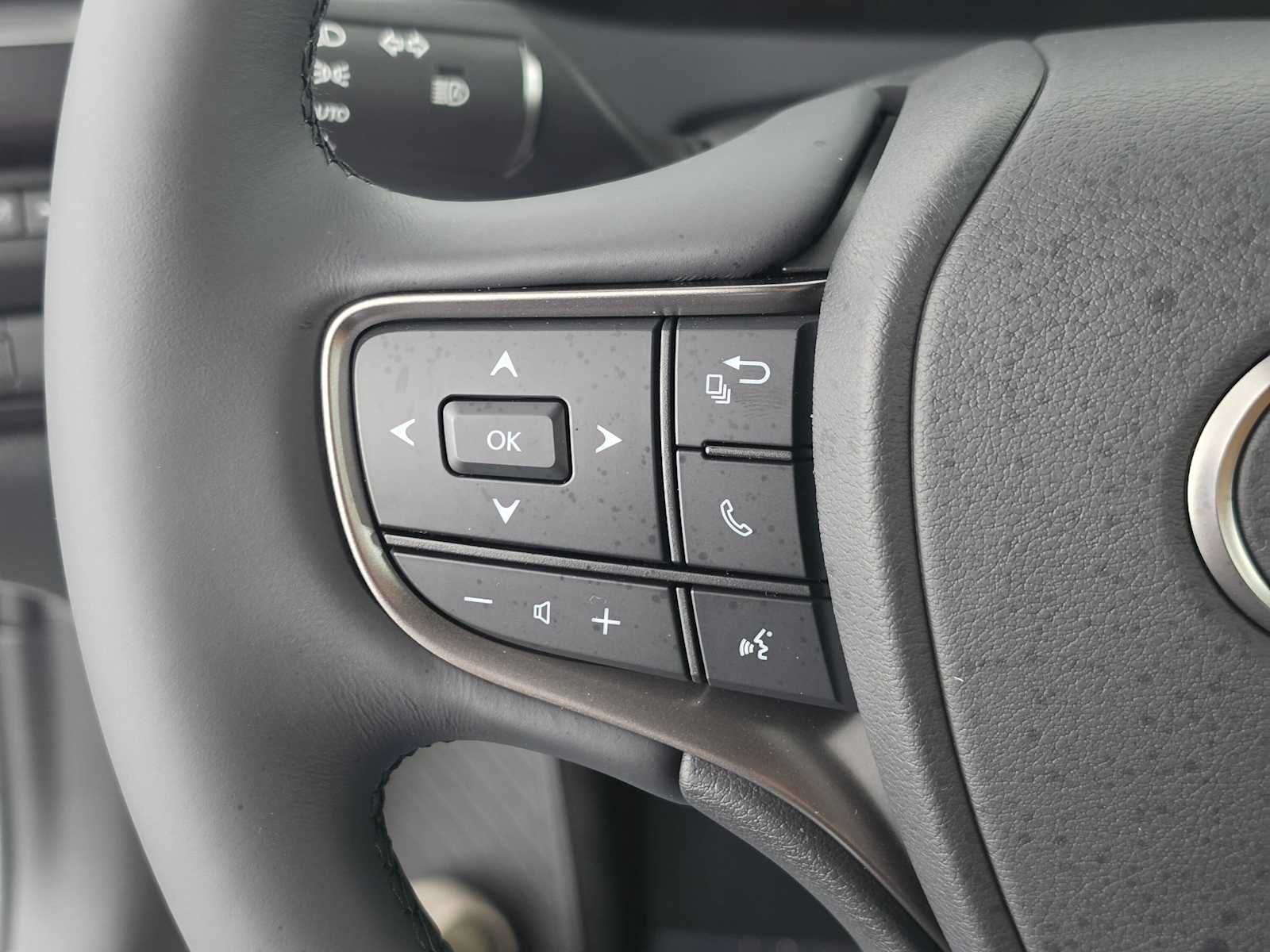 2026 Lexus UX 300h PREMIUM
