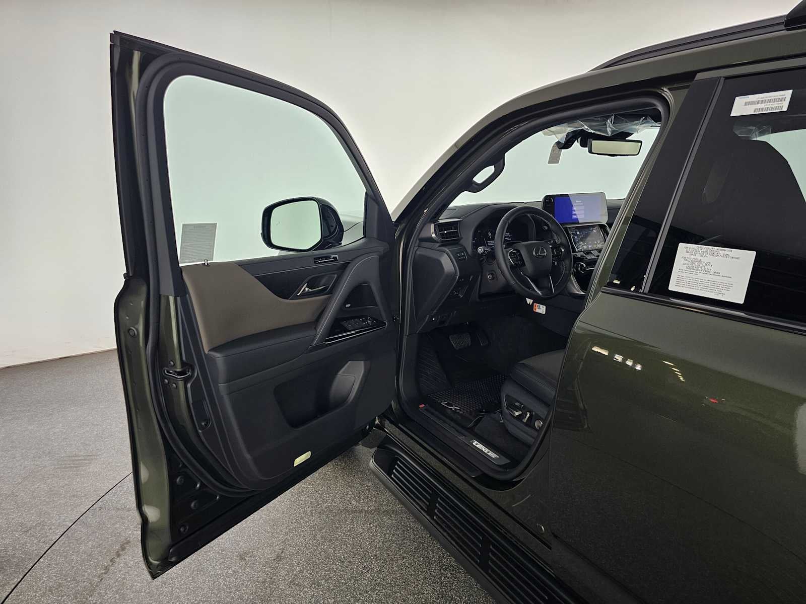 2026 Lexus LX 700h OVERTRAIL