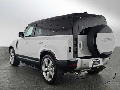 2024 Land Rover Defender SE